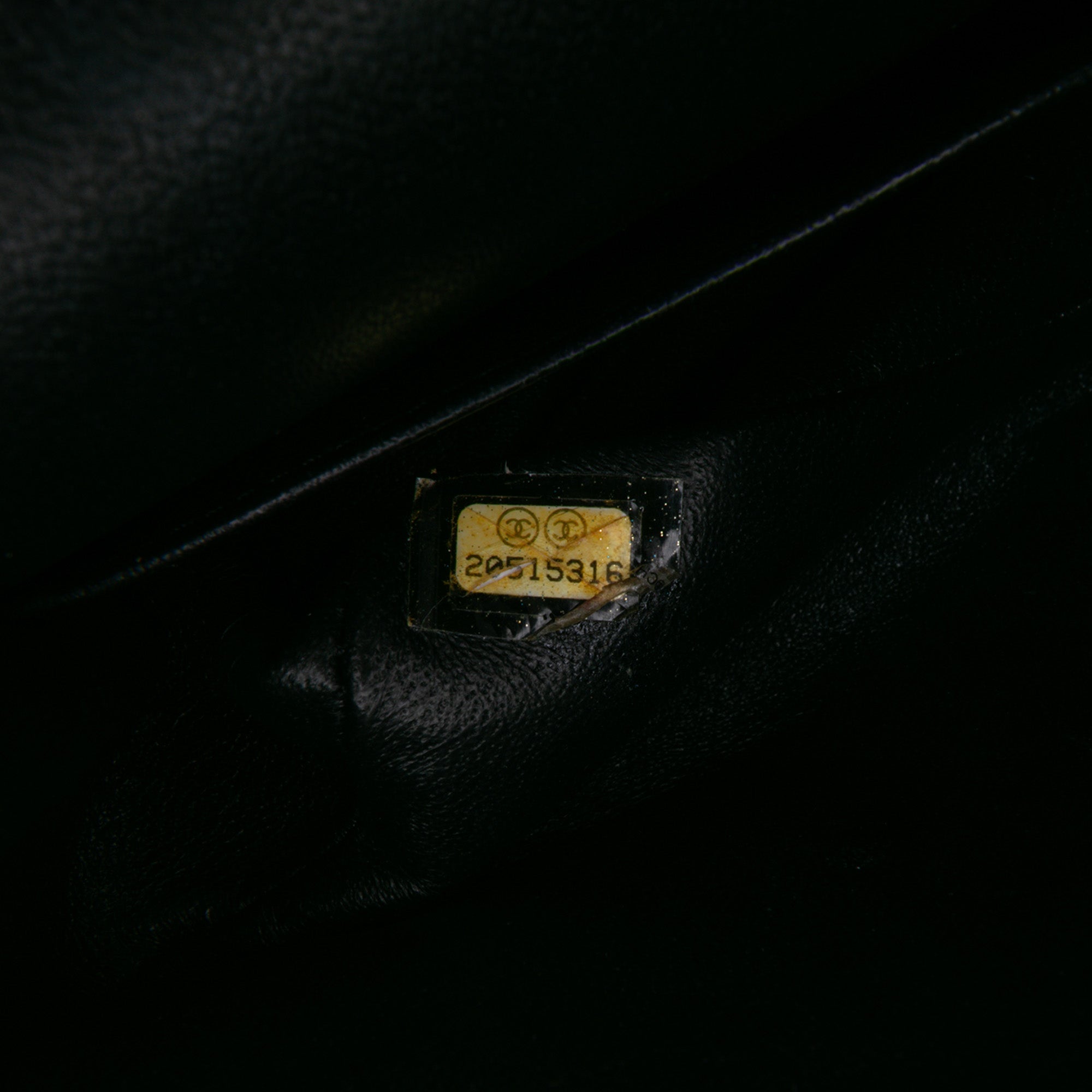 Medium Classic Caviar Double Flap