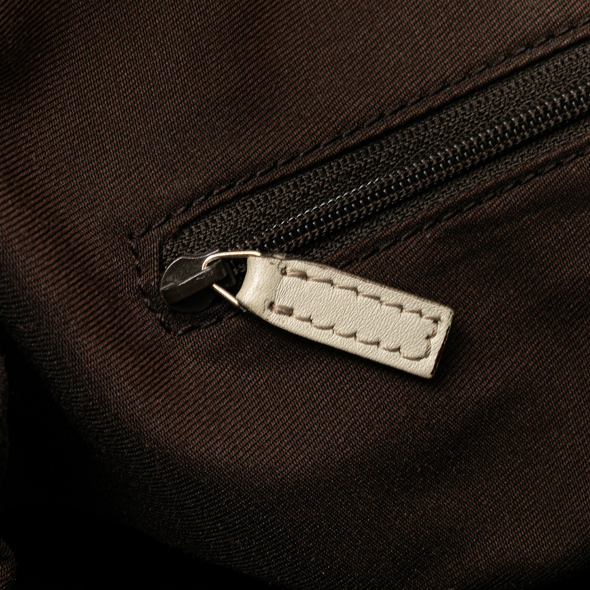 Medium GG Canvas Sukey Shoulder Bag
