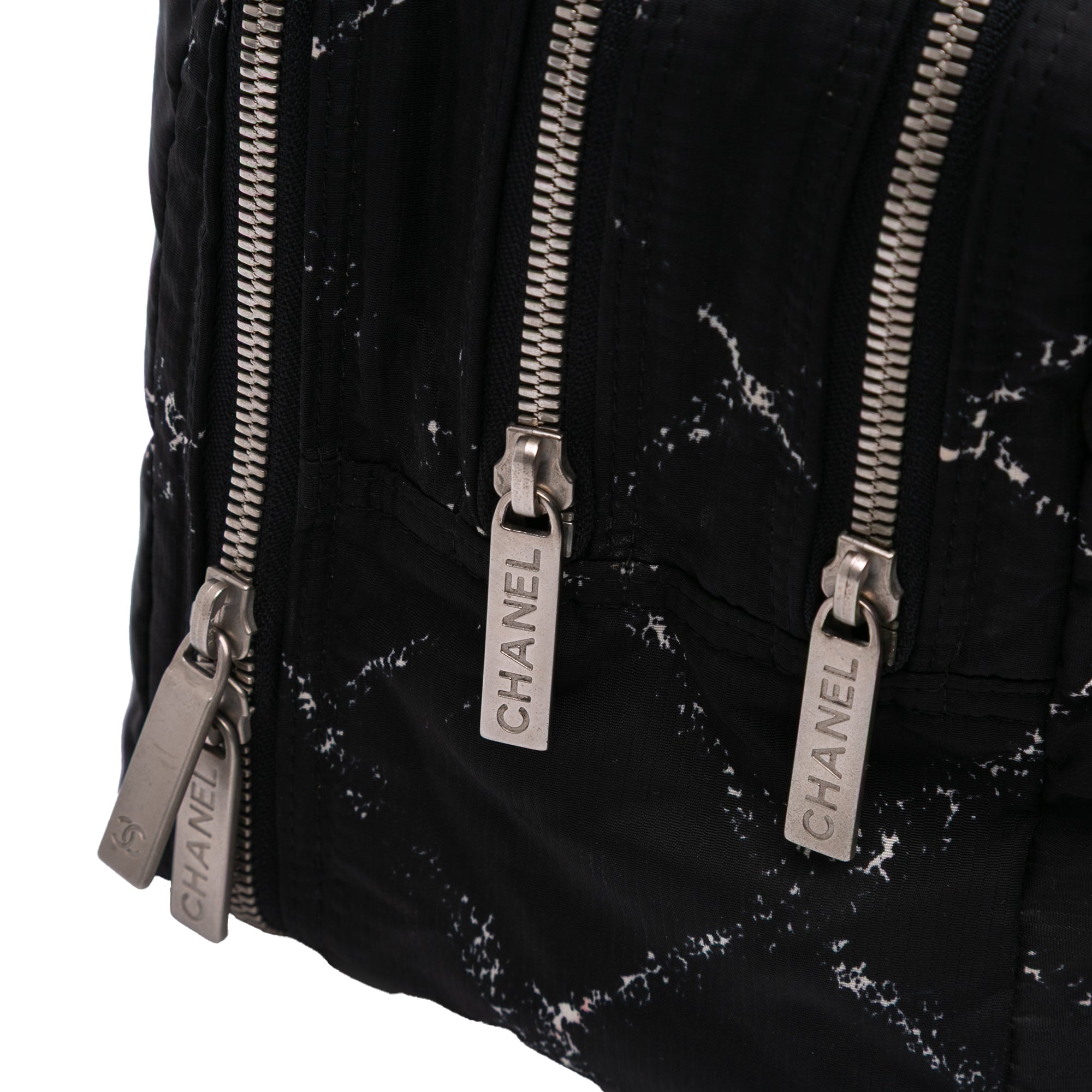 Old Travel Line Nylon Handbag