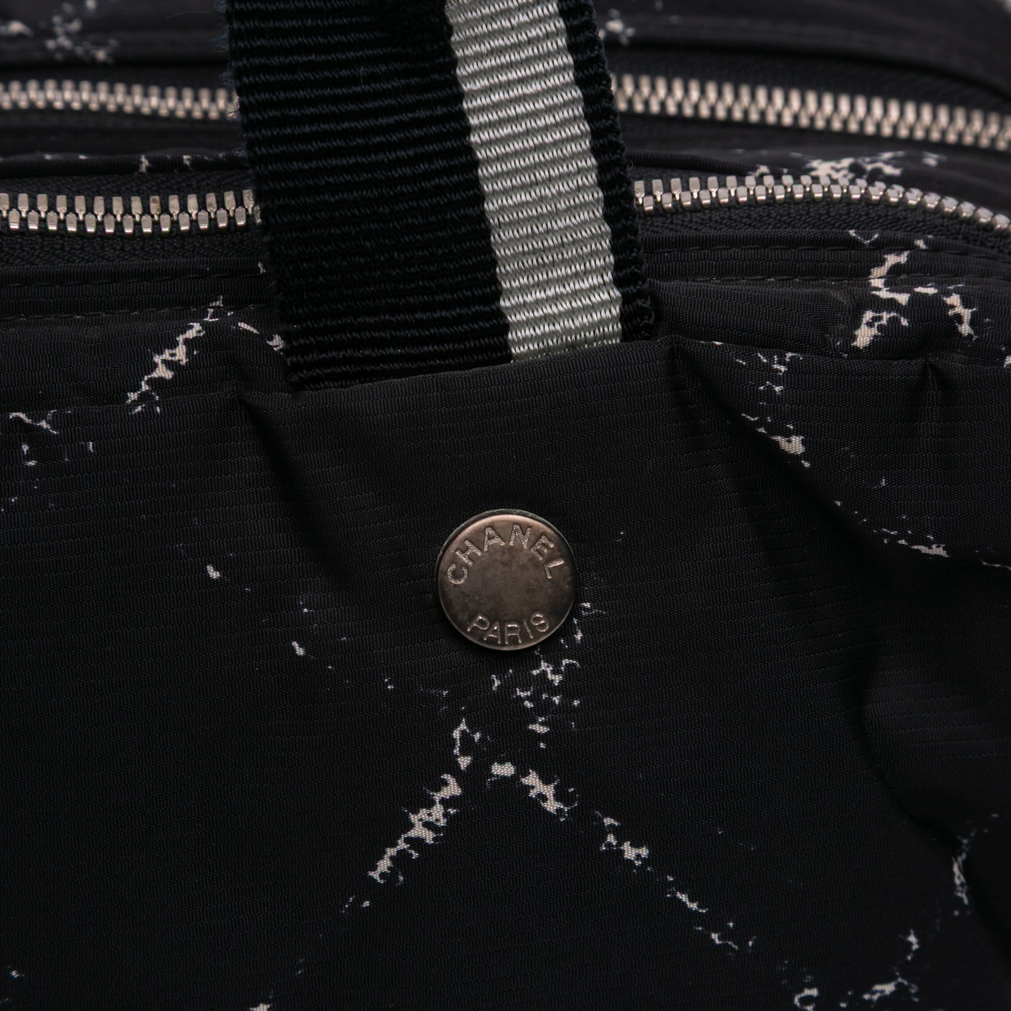 Old Travel Line Nylon Handbag