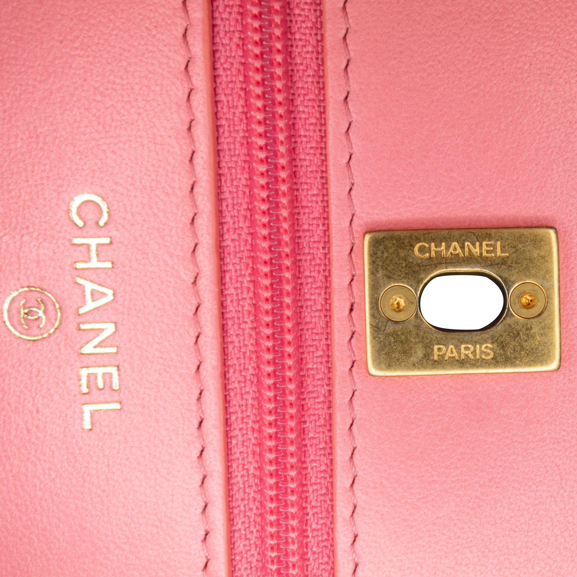 Lambskin Pearl Crush Wallet On Chain_8