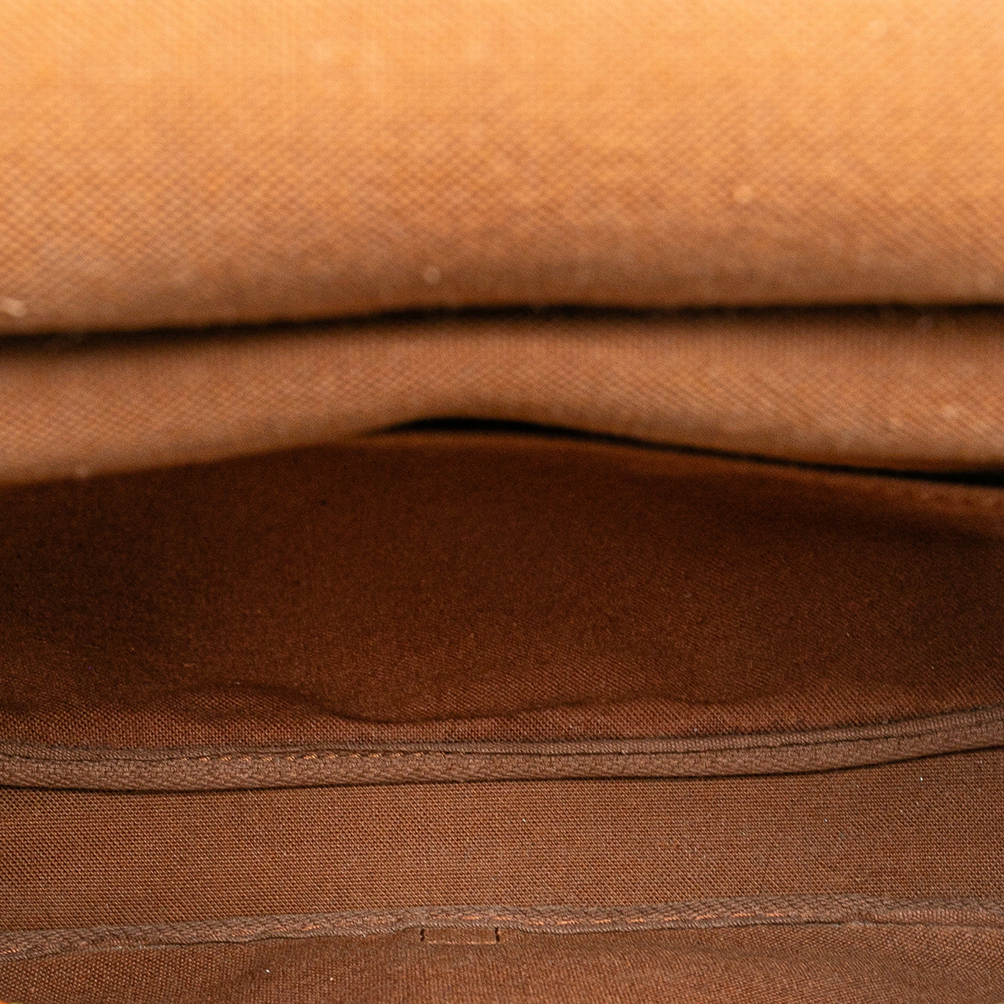 Monogram Saumur 25