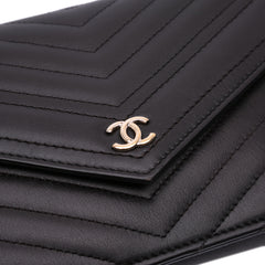 Goatskin Chevron Statement Wallet On Chain