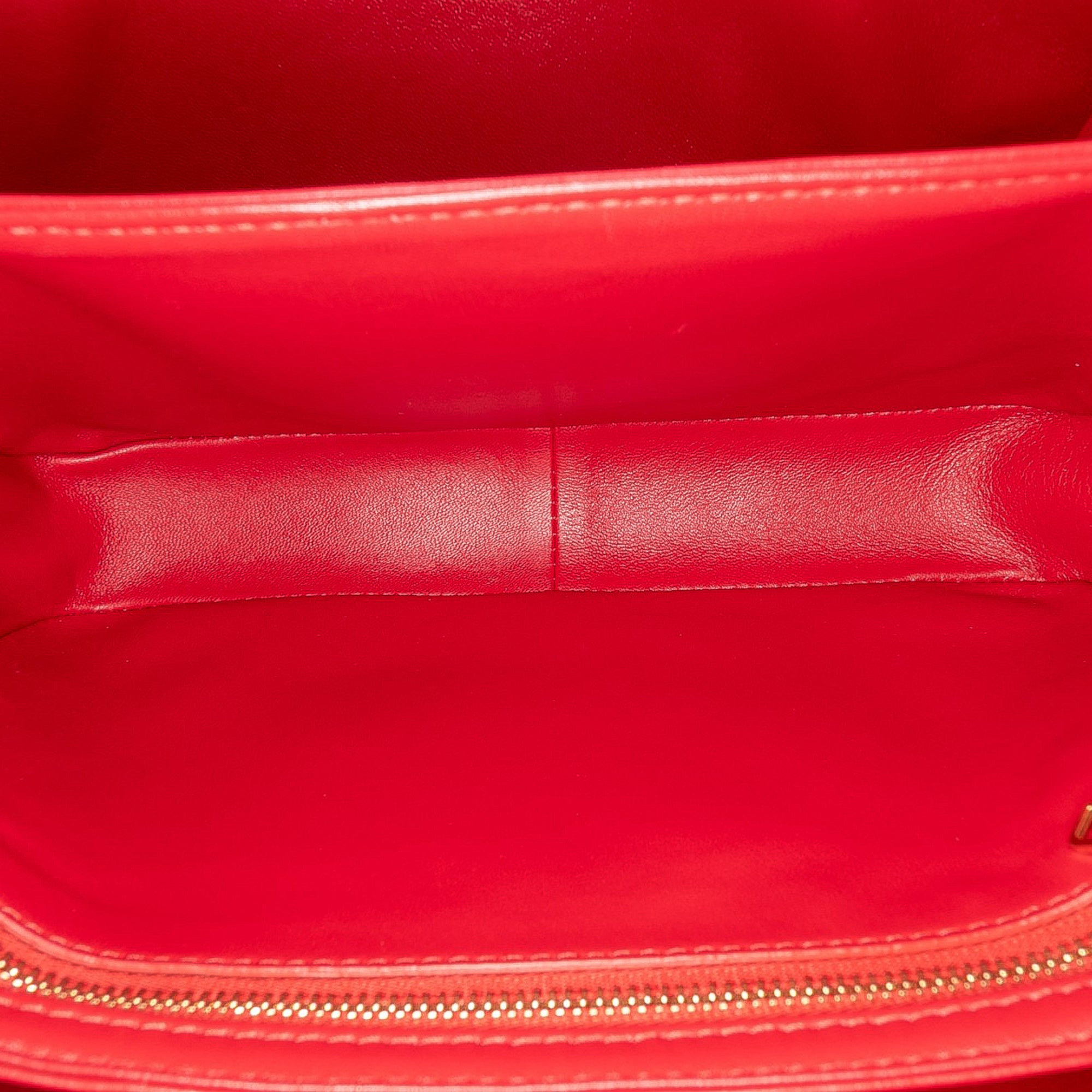 Classique Shiny Calfskin Triomphe Crossbody