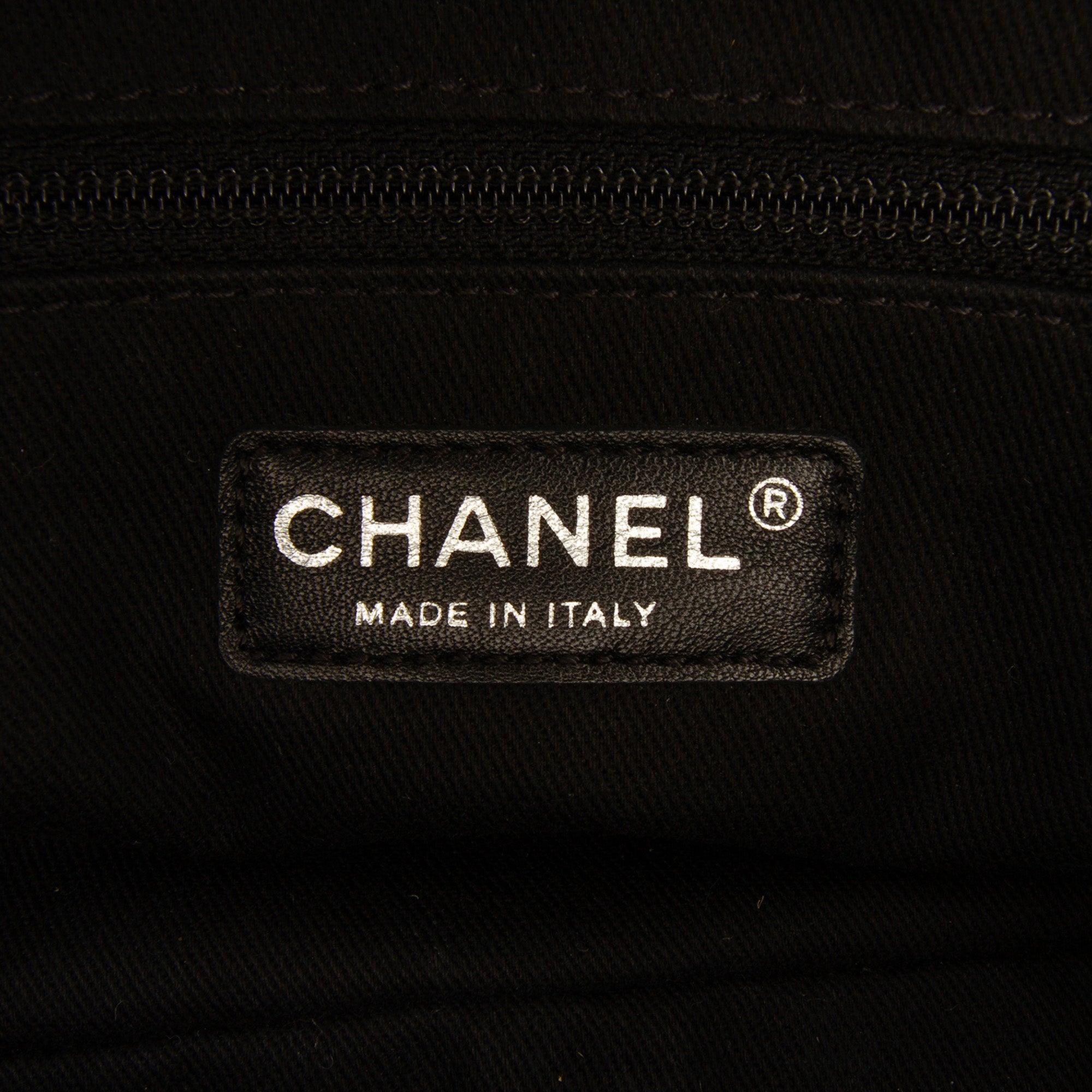 Medium Quilted Iridescent Caviar Easy Flap