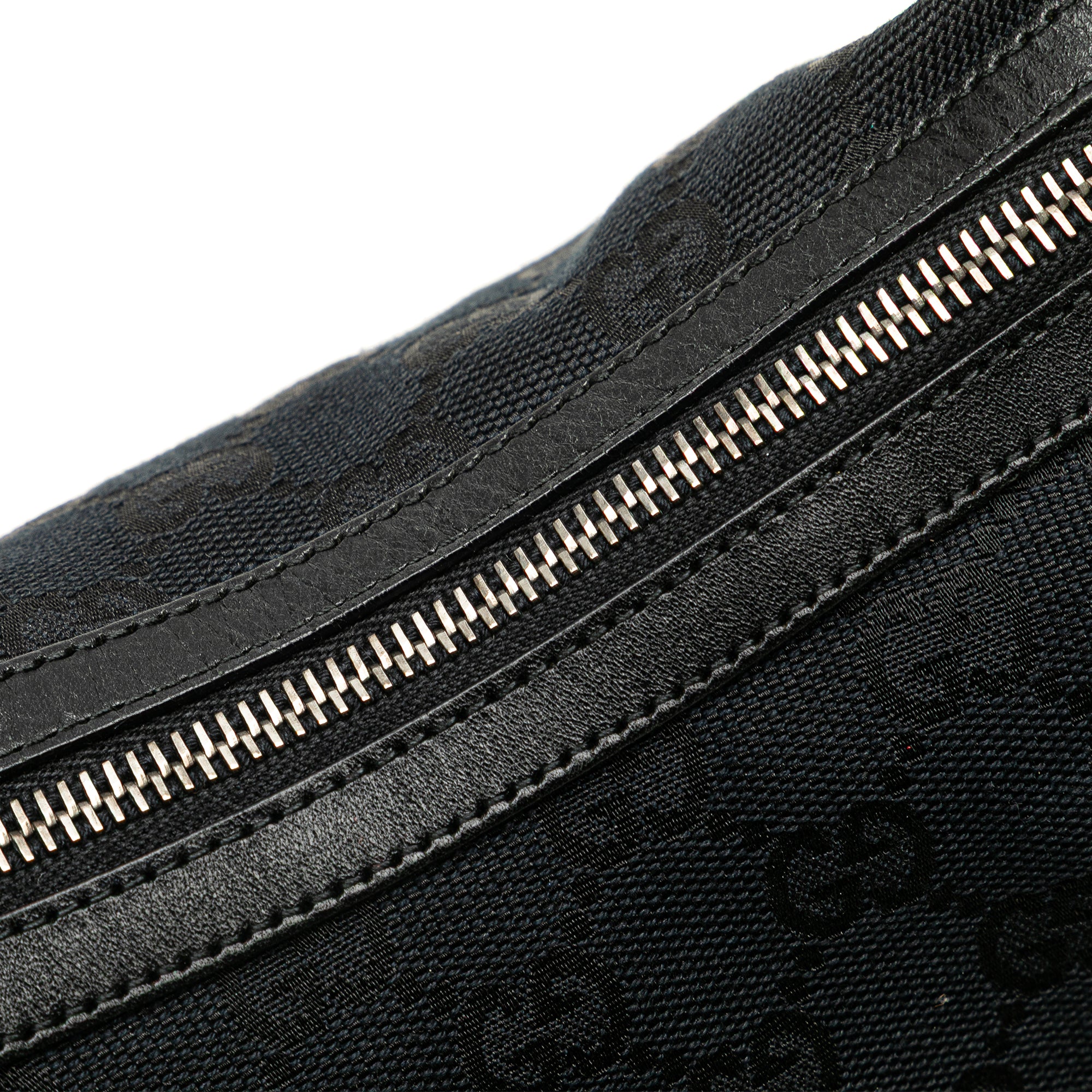 GG Canvas Shoulder Bag