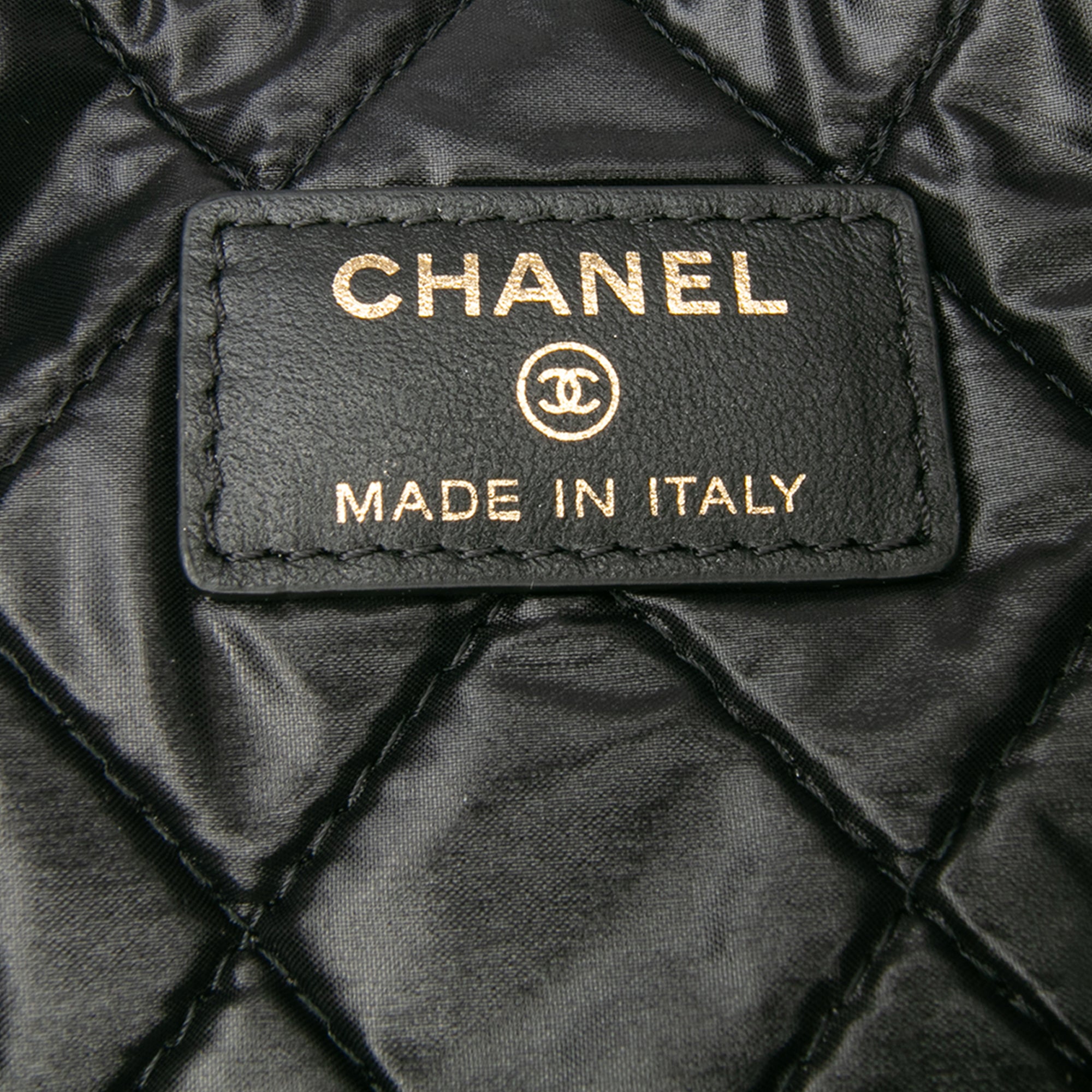 Medium Quilted Caviar O Case Clutch