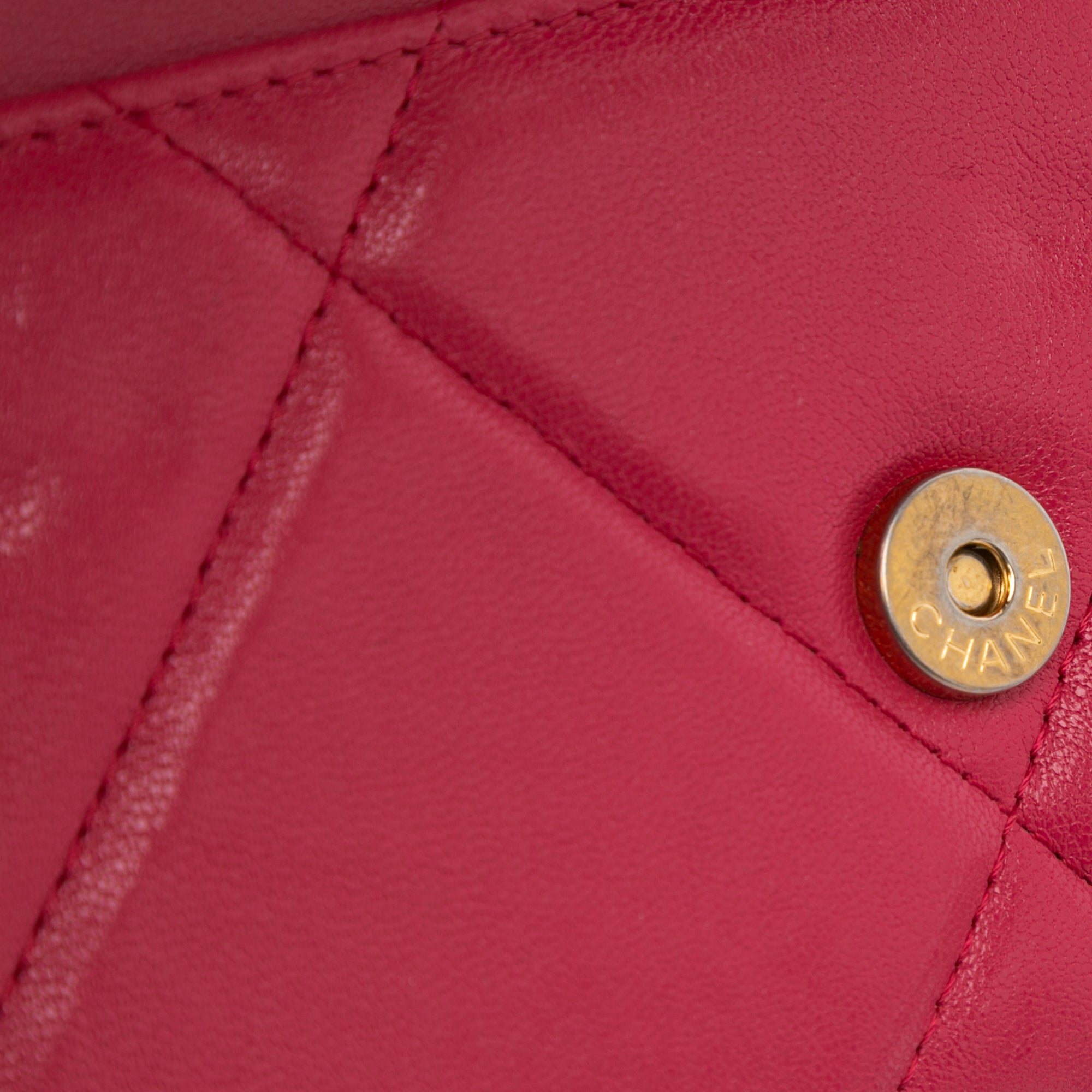 Quilted Lambskin 19 Wallet on Chain