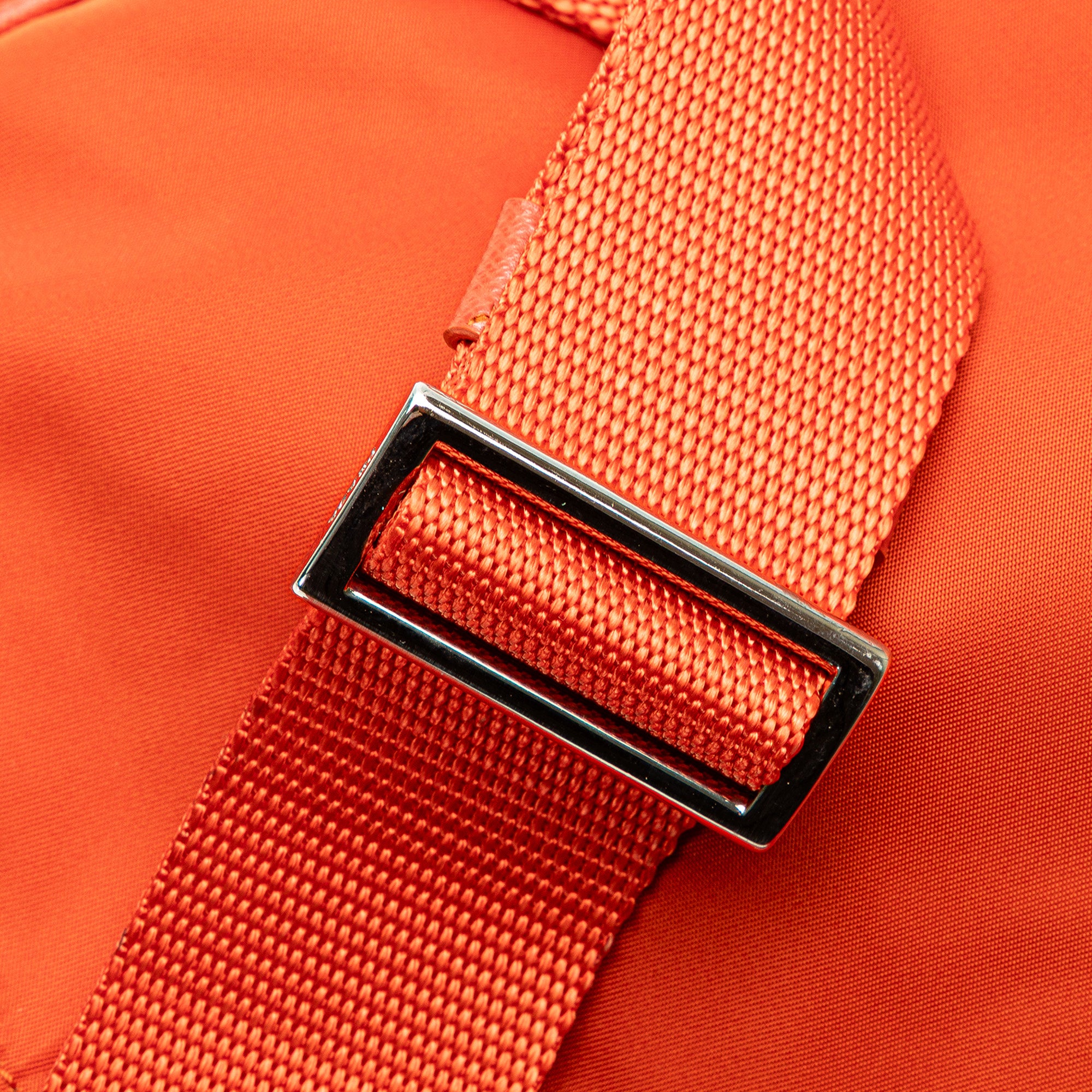Tessuto Zip Top Crossbody