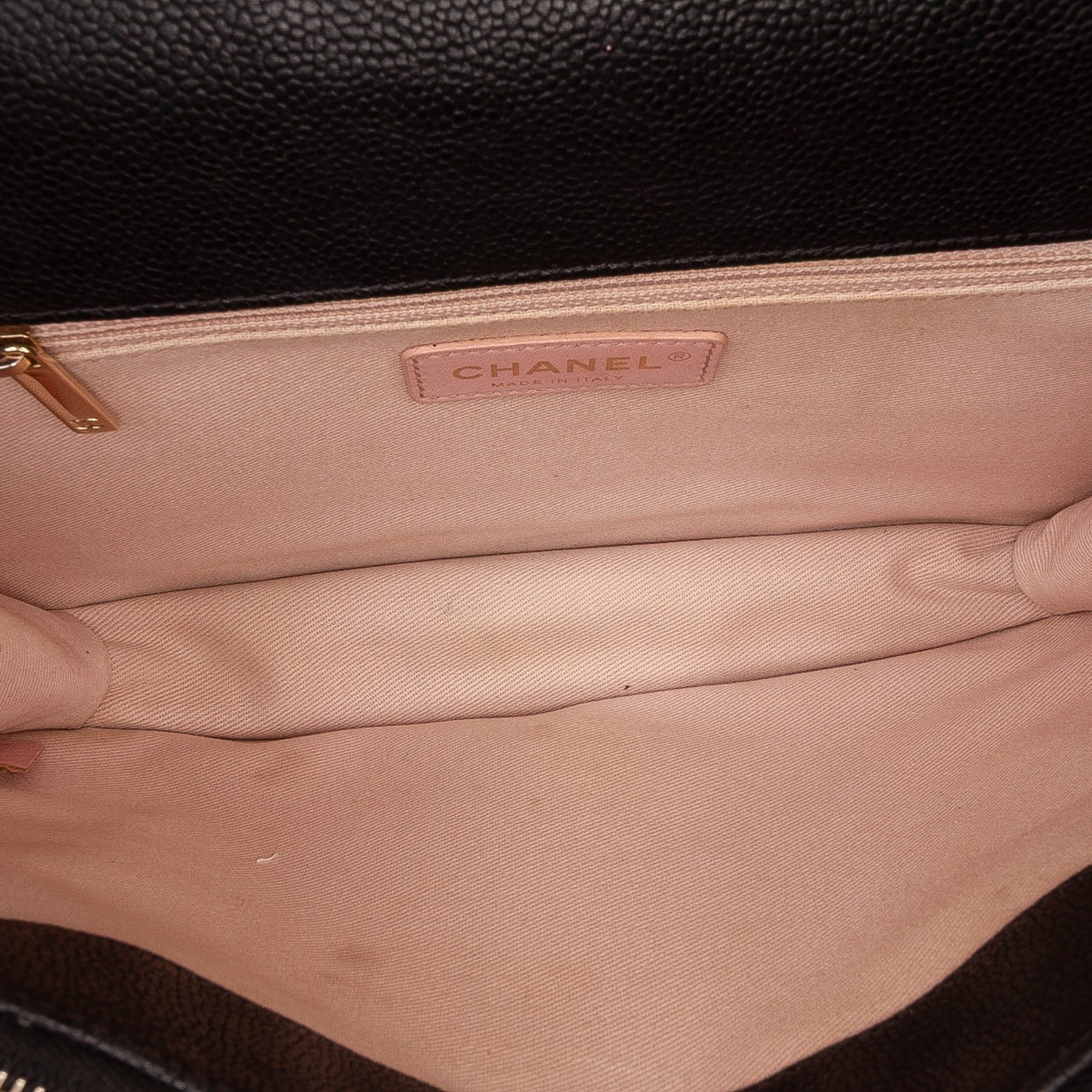 Paris Cuba Medium Caviar Thread Around Flap