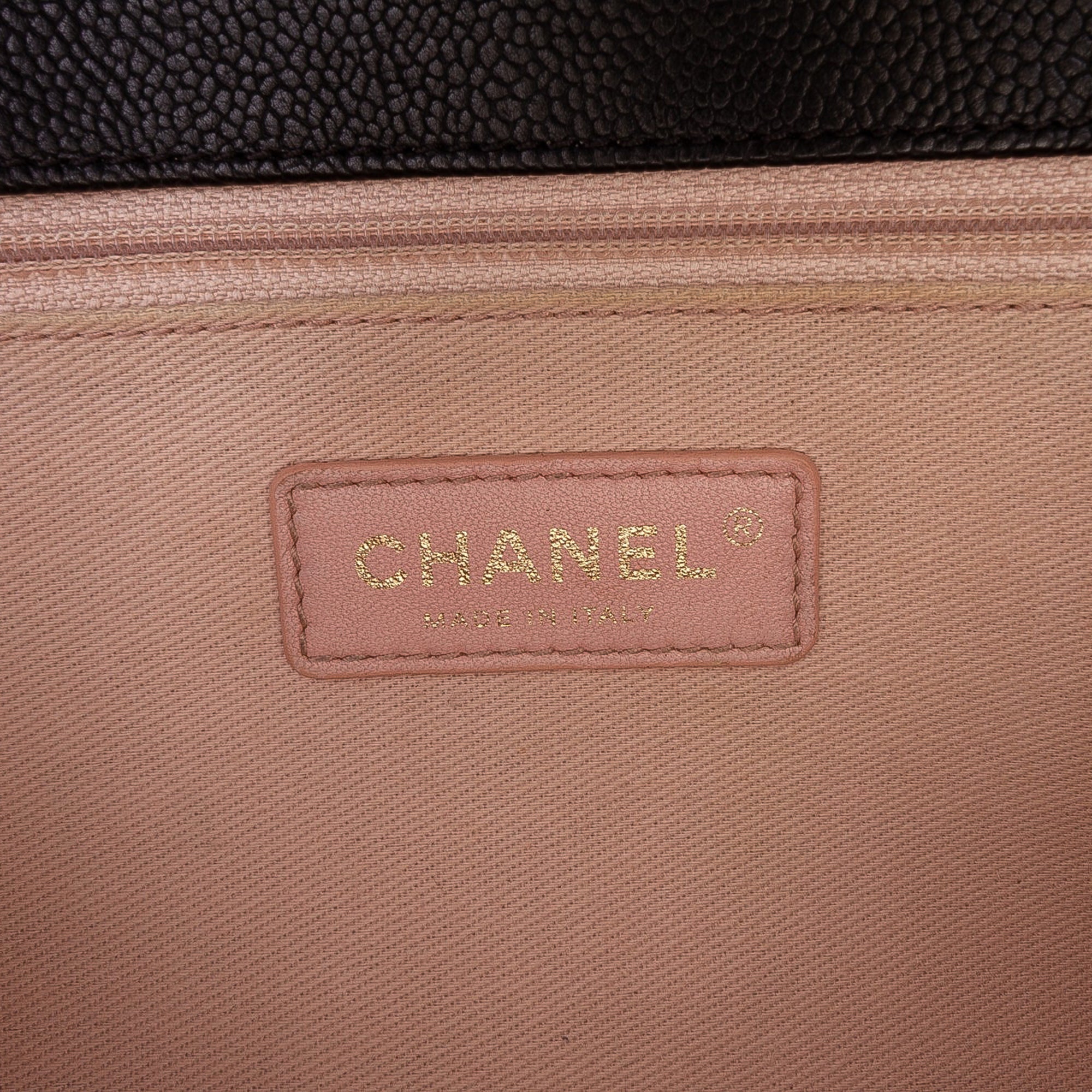 Paris Cuba Medium Caviar Thread Around Flap