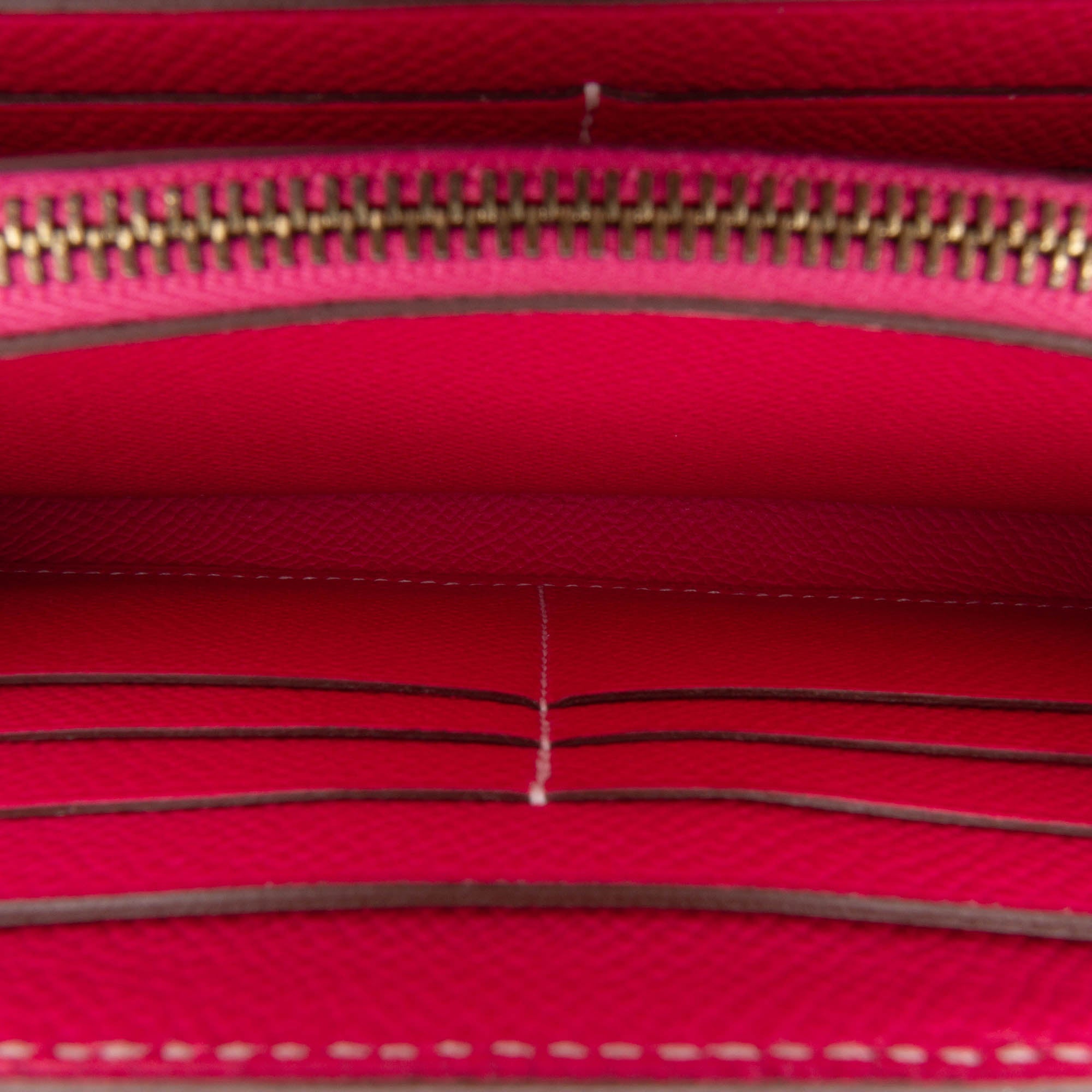 Epsom Kelly Longue Wallet