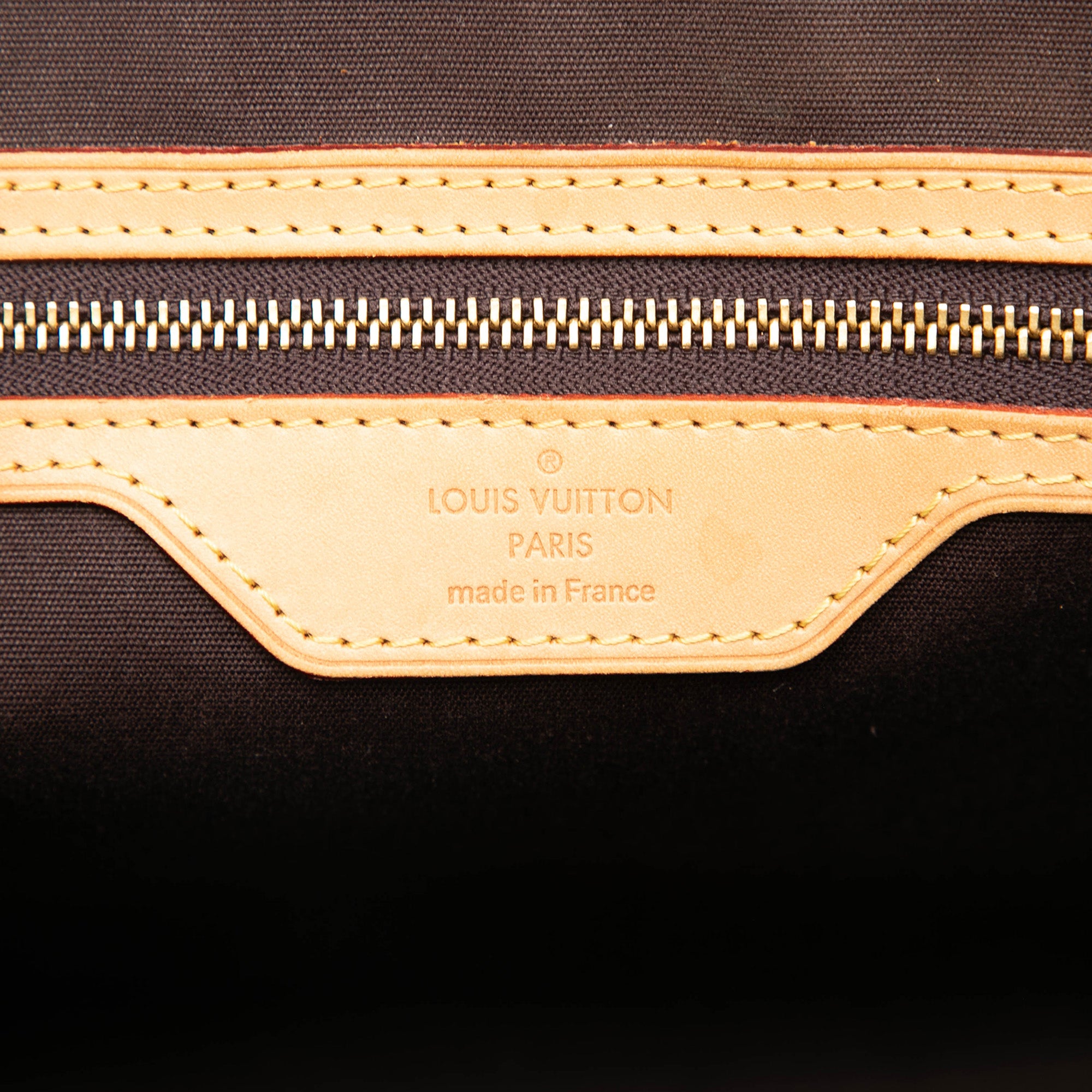 Monogram Vernis Brea MM