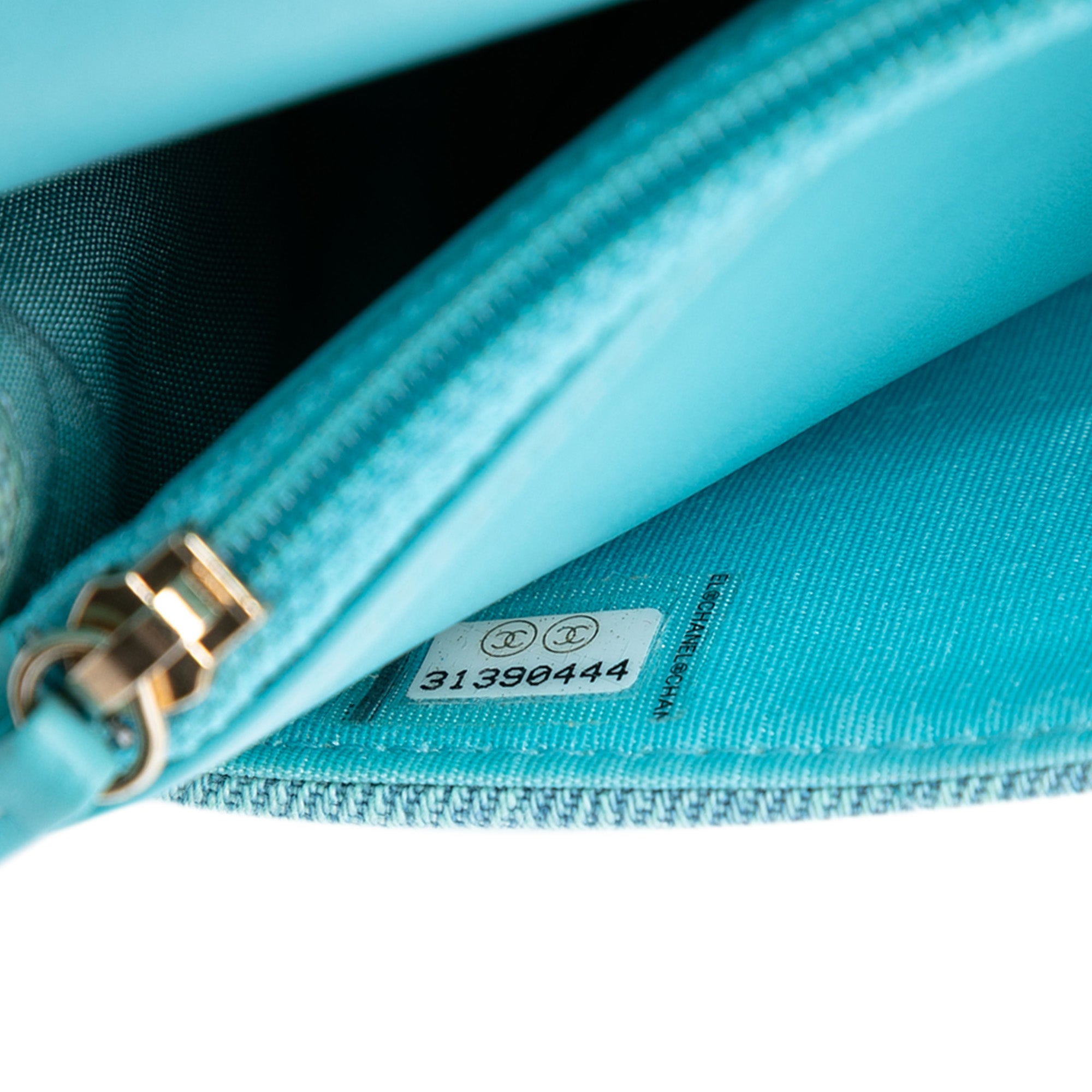 Denim 19 Flap Wallet On Chain