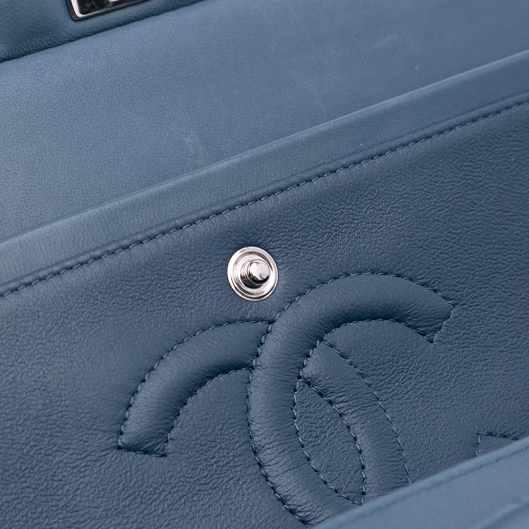 Medium Classic Lambskin Double Flap