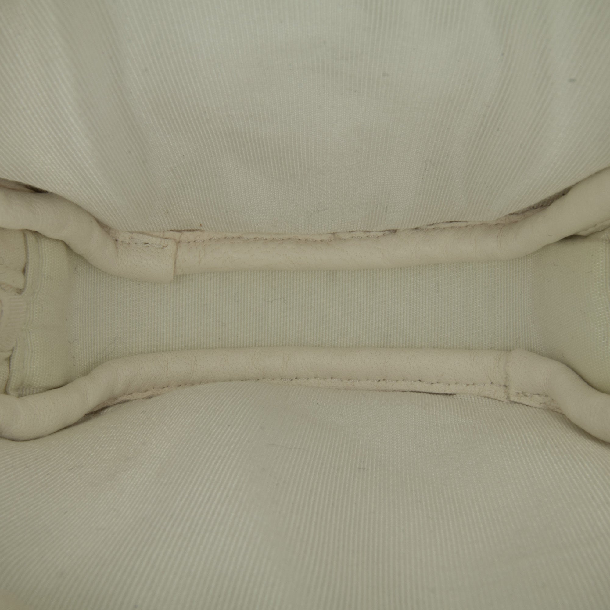 Tweed 19 Round Clutch with Chain