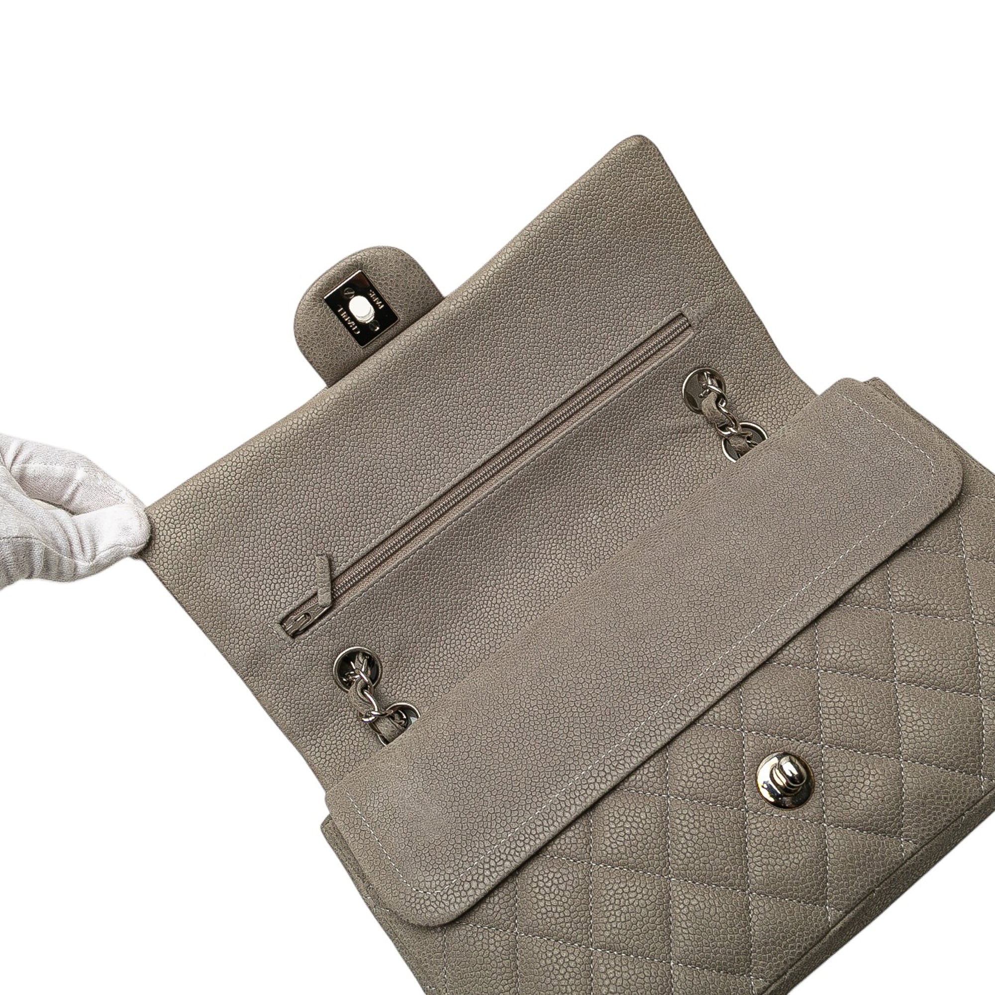 Medium Classic Caviar Double Flap
