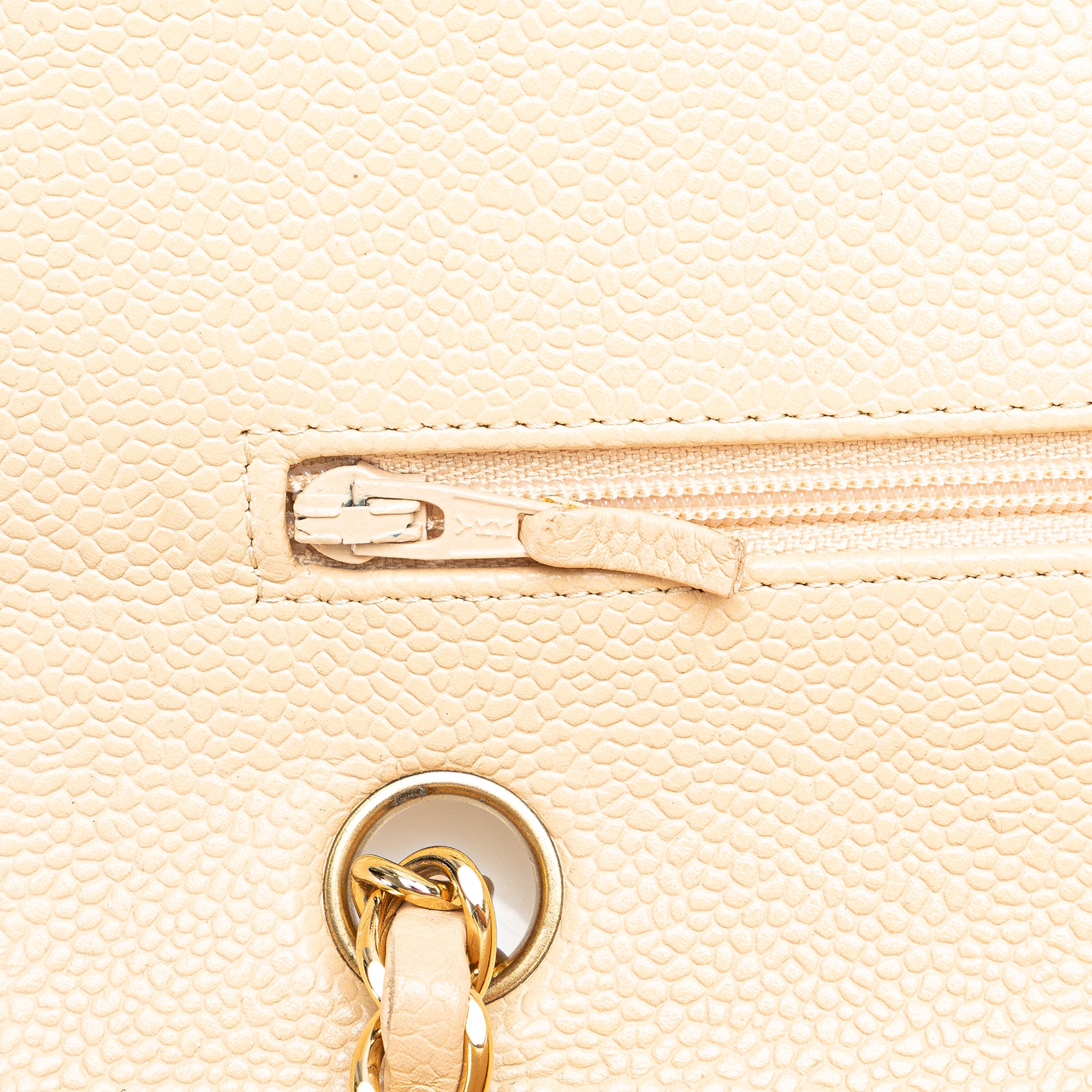 Medium Classic Caviar Double Flap