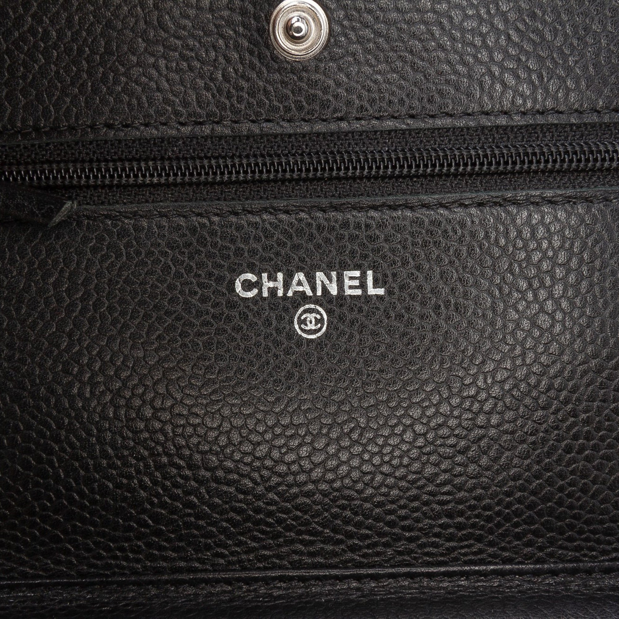 CC Quilted Caviar Wallet on Chain
