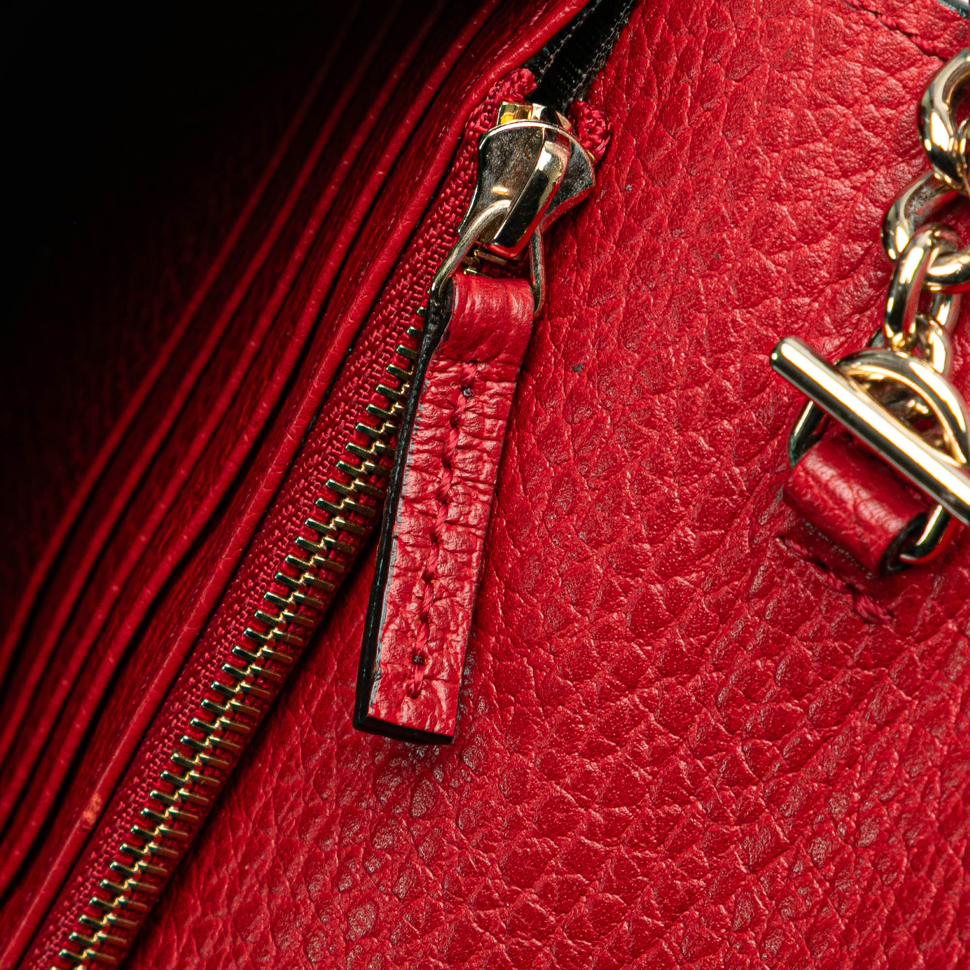 Leather Interlocking G Dollar Wallet on Chain