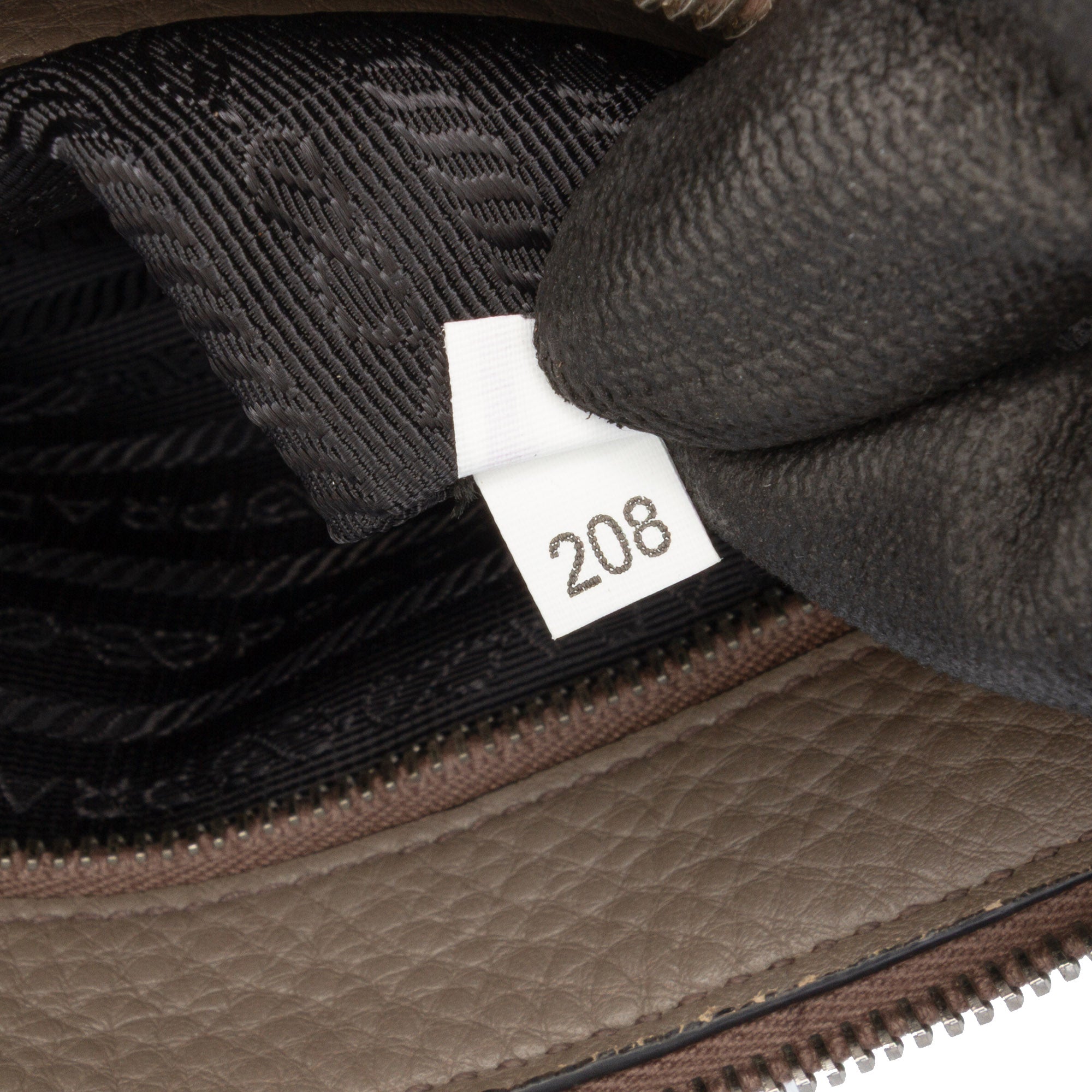 Vitello Daino Crossbody