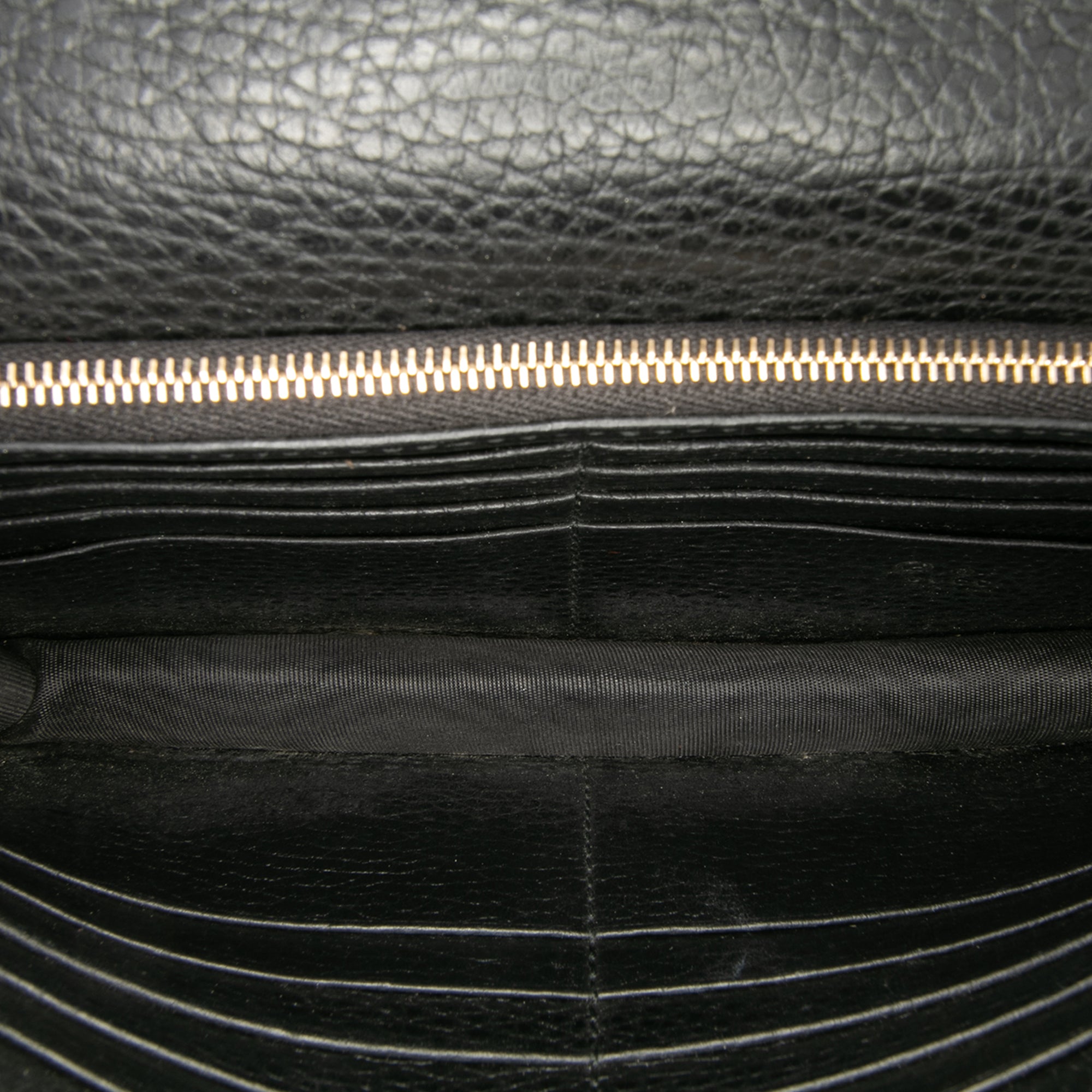Leather Interlocking G Dollar Wallet on Chain