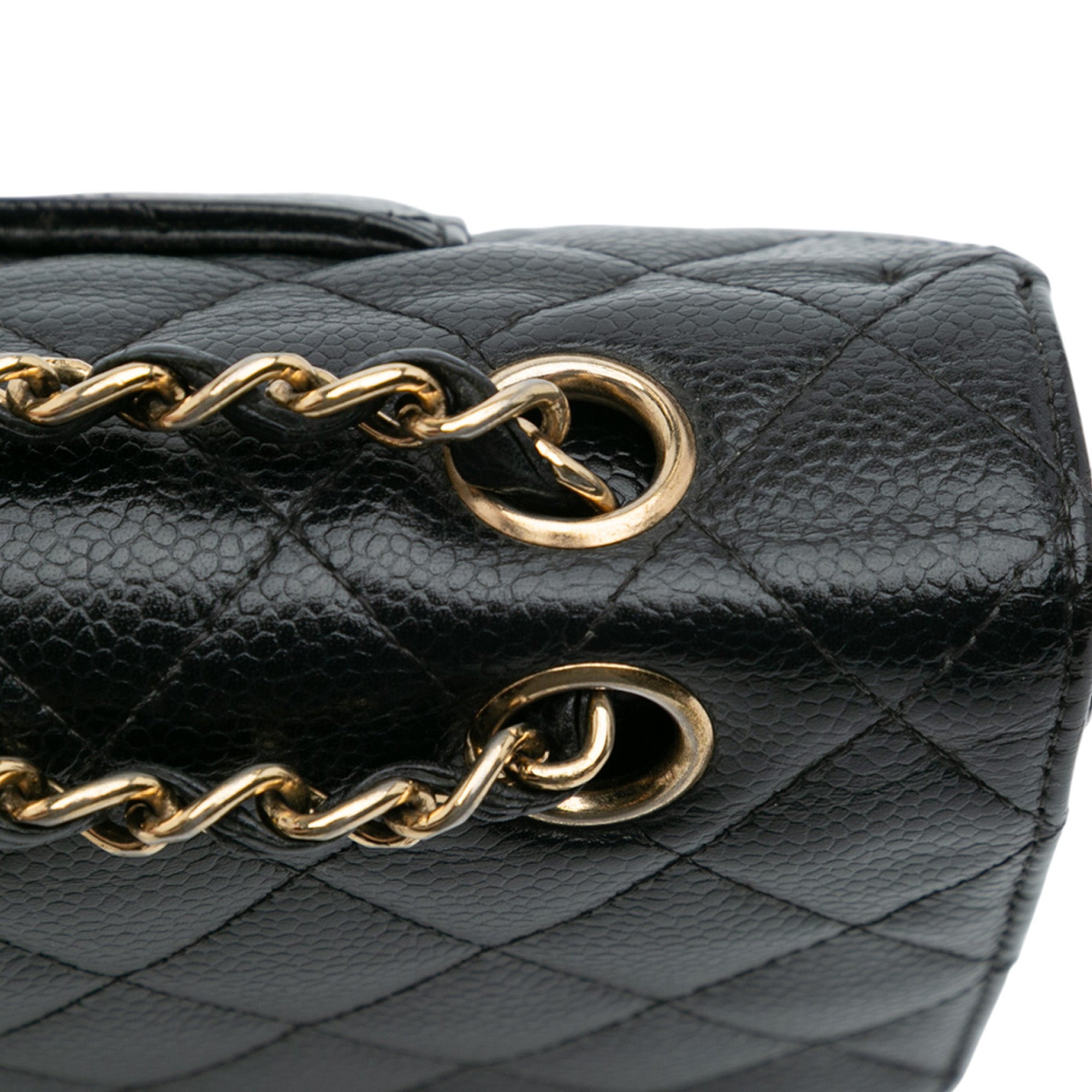 Medium Classic Caviar Double Flap