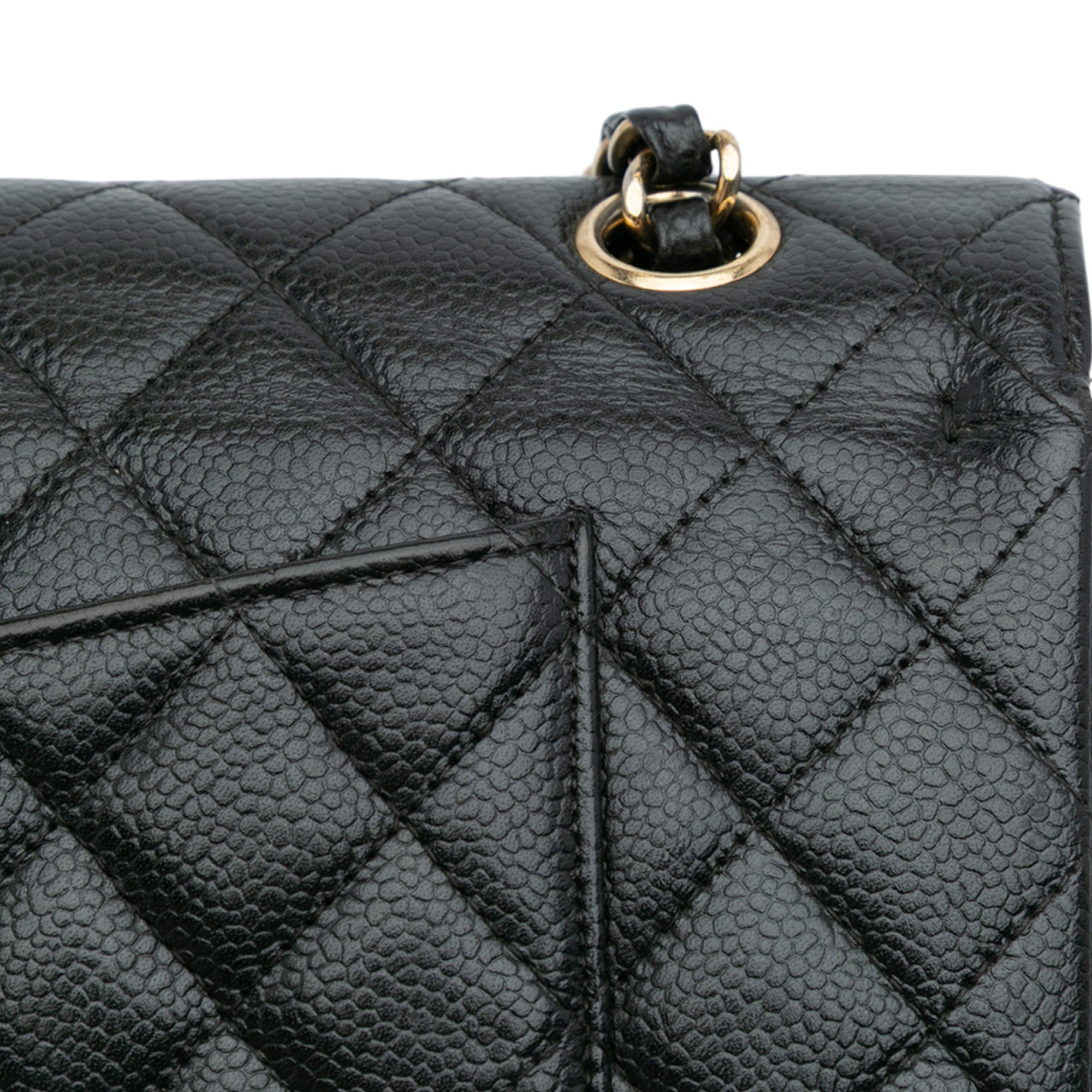 Medium Classic Caviar Double Flap