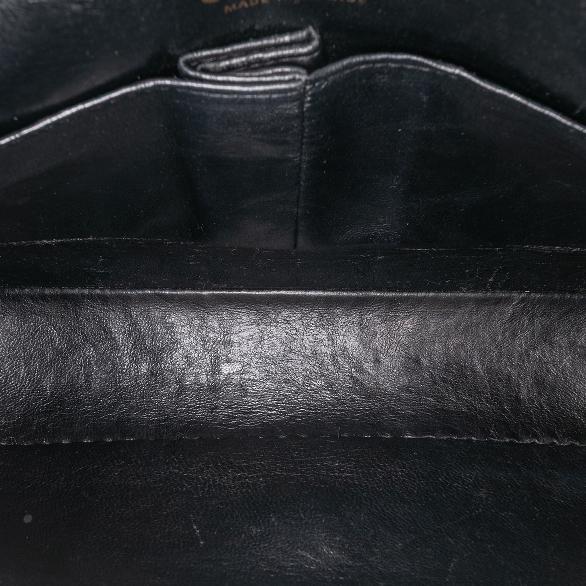 Medium Classic Caviar Double Flap