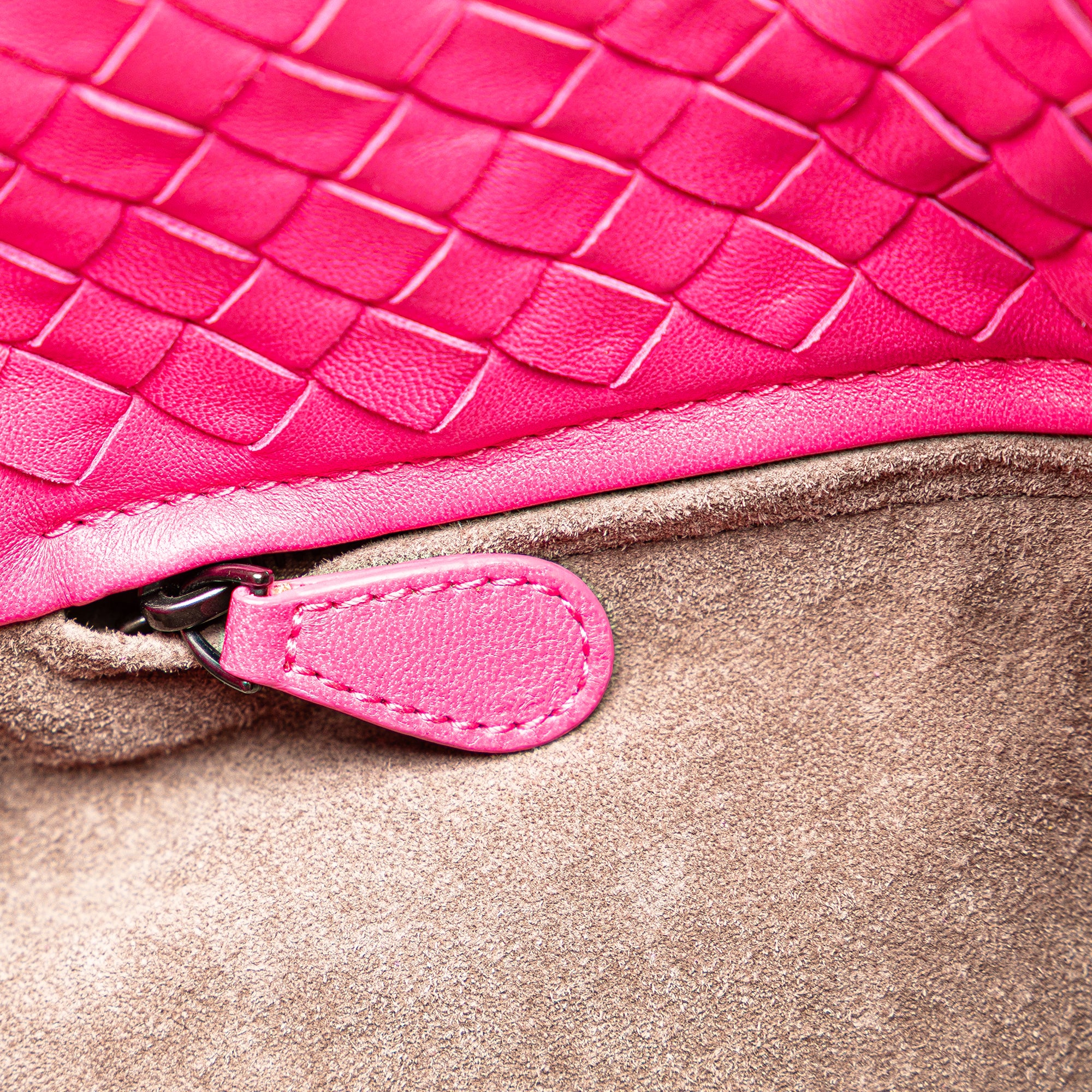 Medium Nappa Intrecciato Cesta Tote