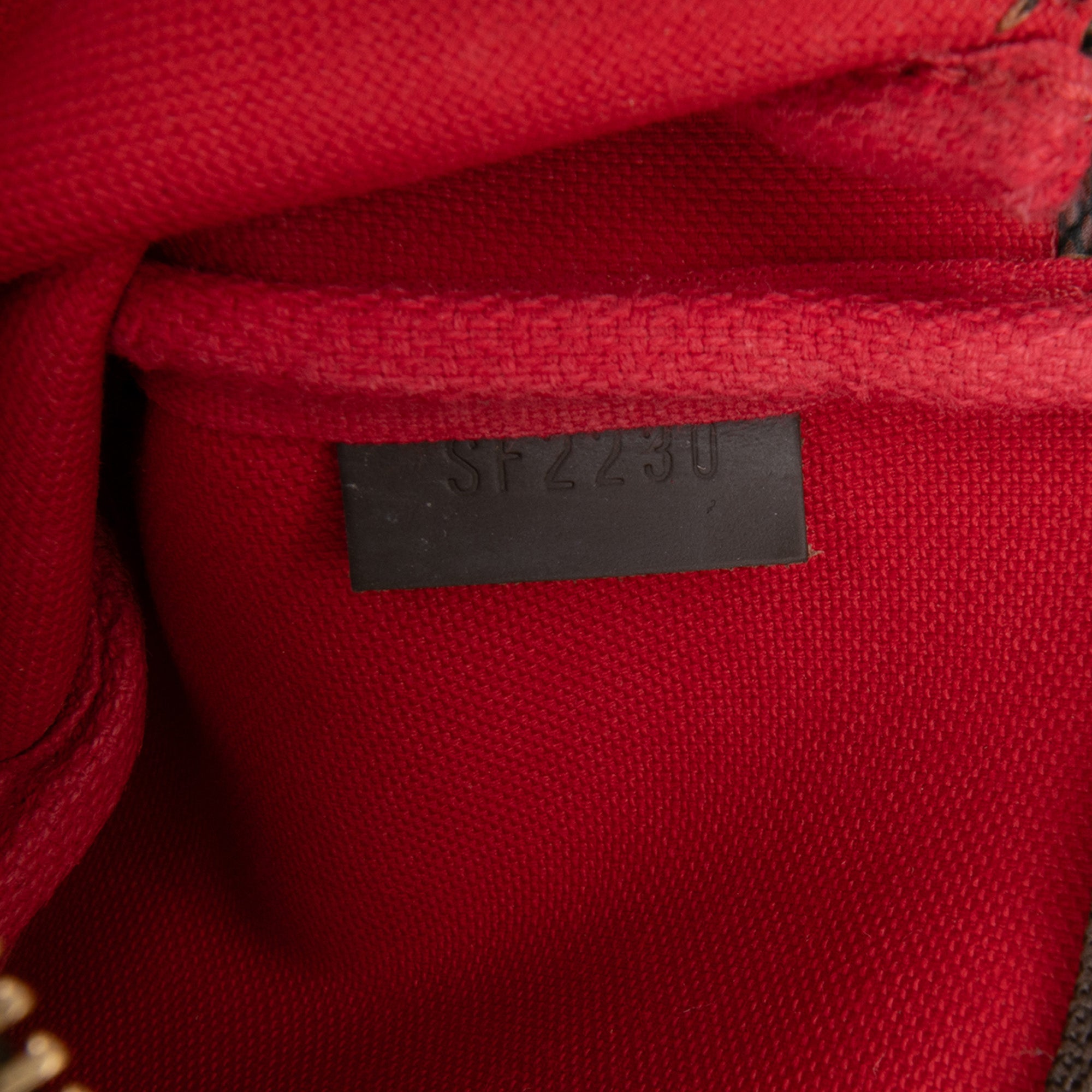 Damier Ebene Mini Pochette Accessoires