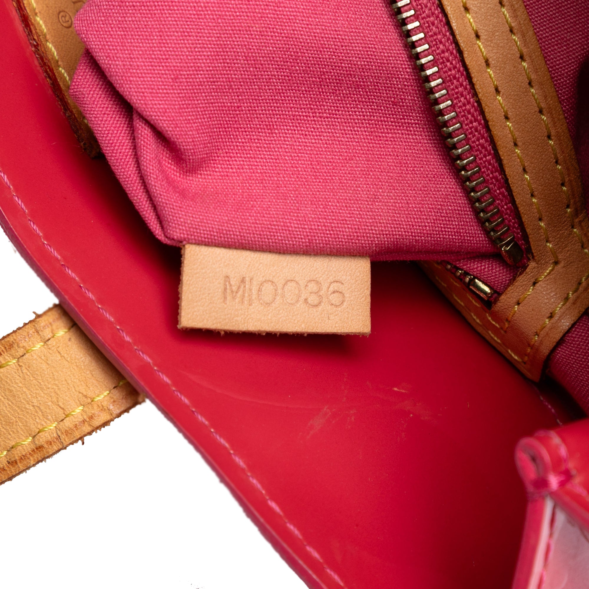 Monogram Vernis Reade PM