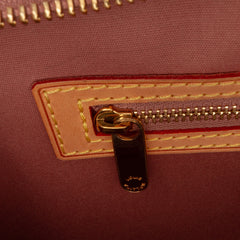 Monogram Vernis Brea MM