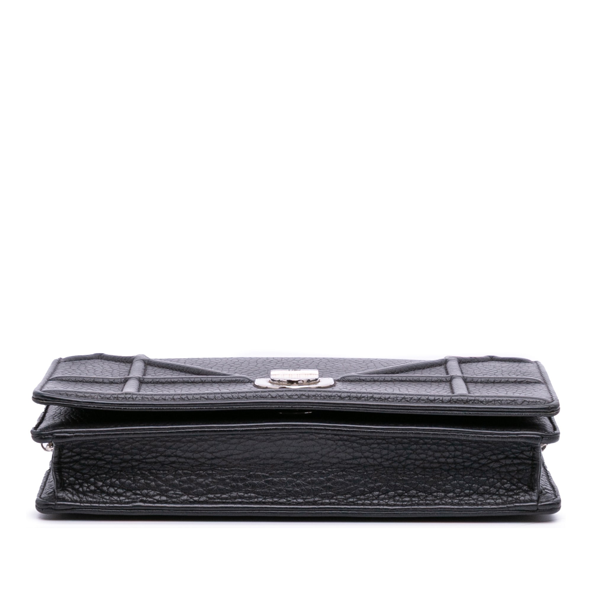Grained Calfskin Diorama Wallet on Chain
