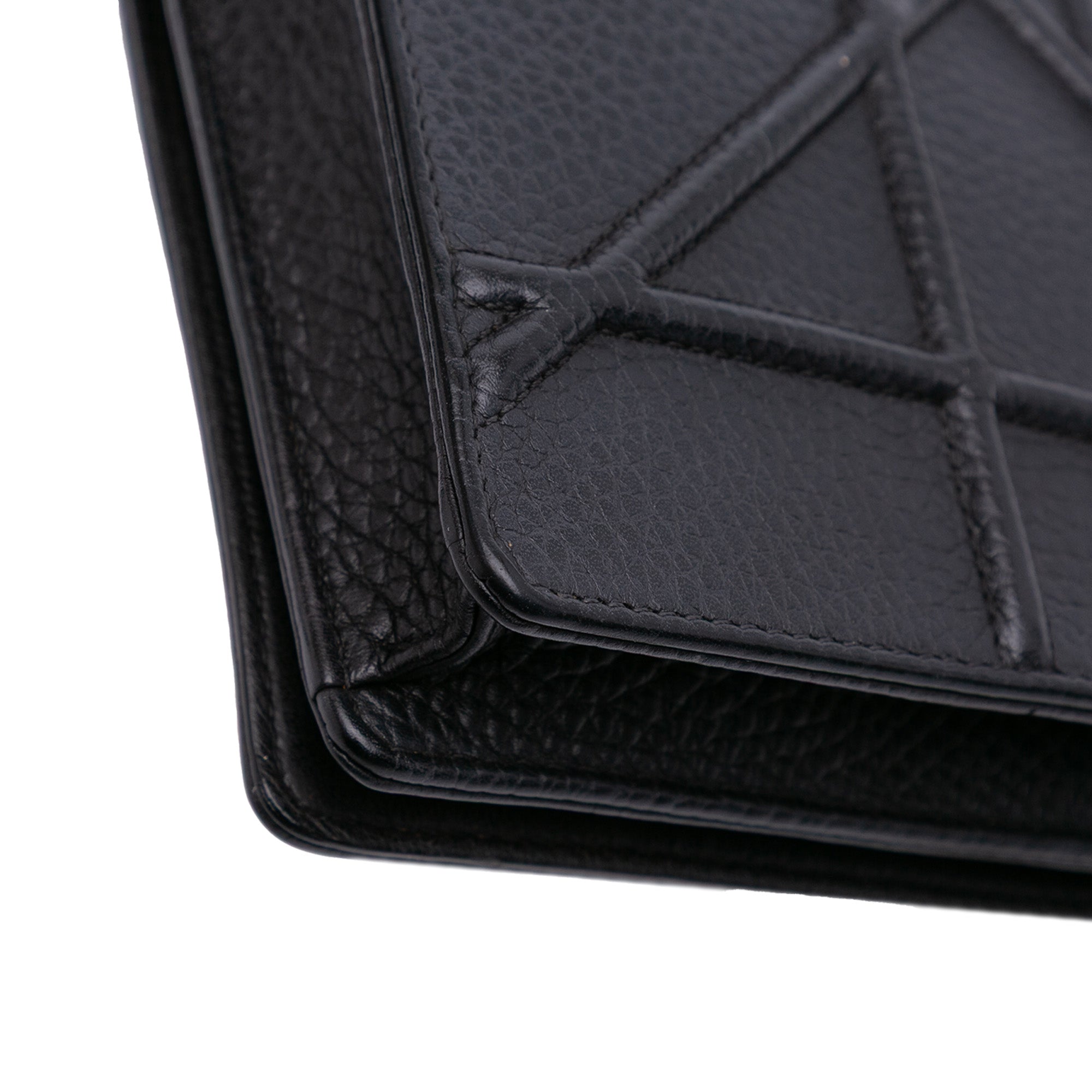 Grained Calfskin Diorama Wallet on Chain