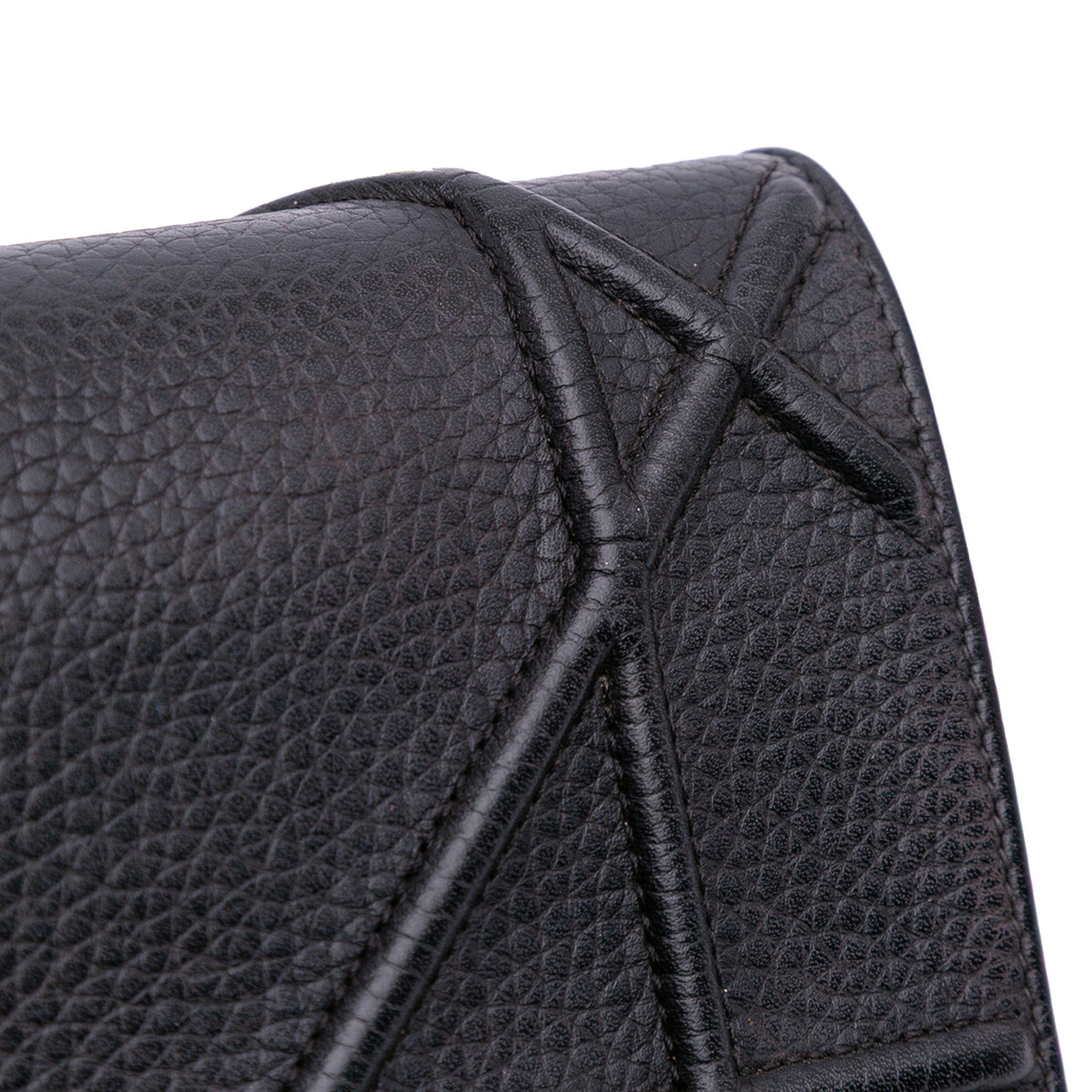 Grained Calfskin Diorama Wallet on Chain