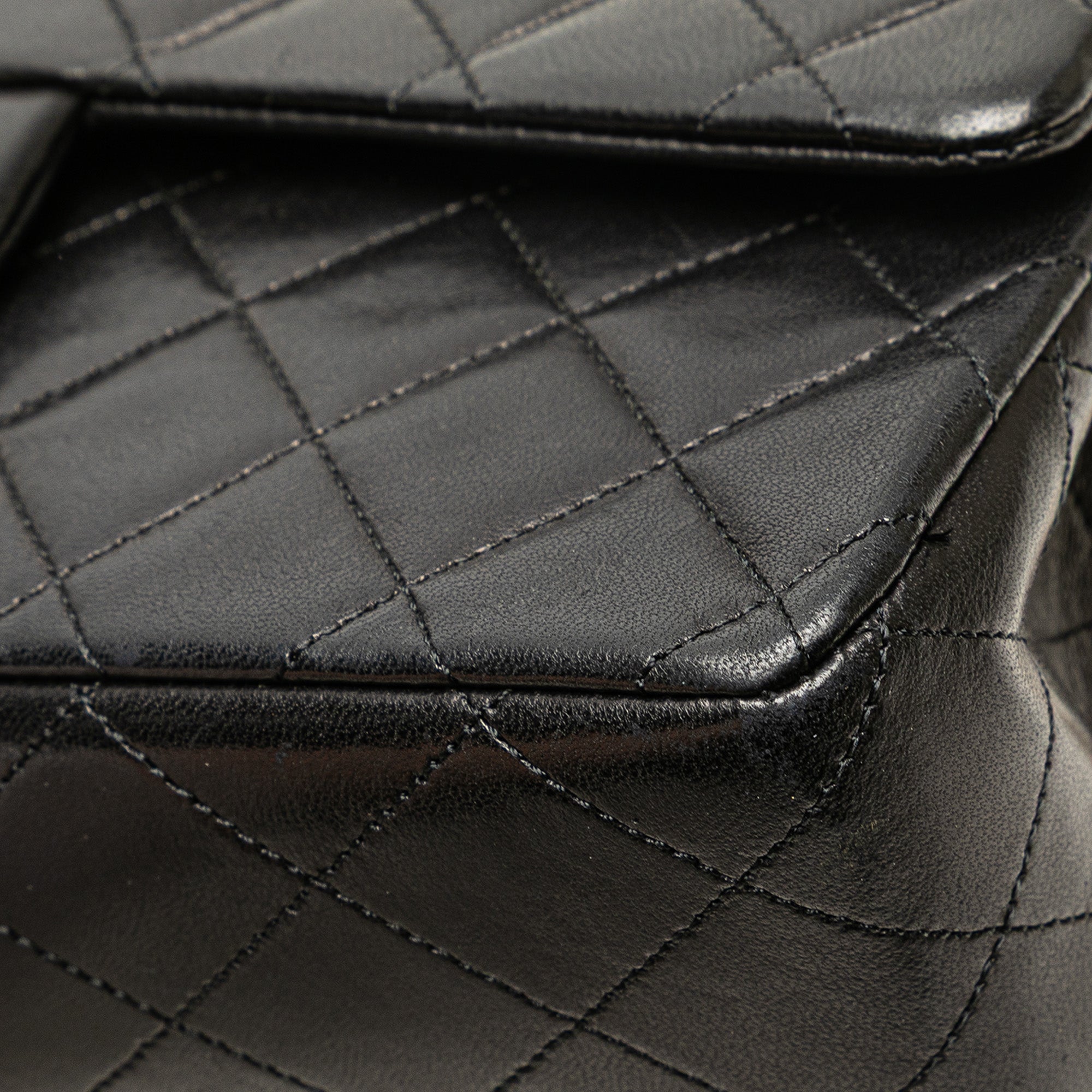 Medium Classic Lambskin Double Flap