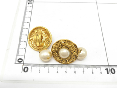 Chanel Vintage CC Round Button Clip-On Earrings Metal