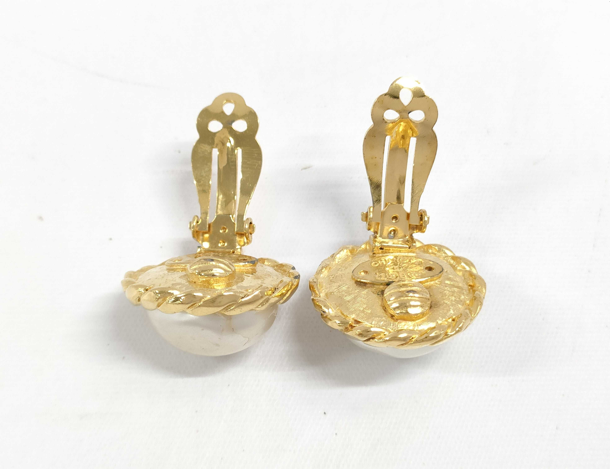 Chanel Vintage Round Clip-On Earrings Metal with Faux Pearl