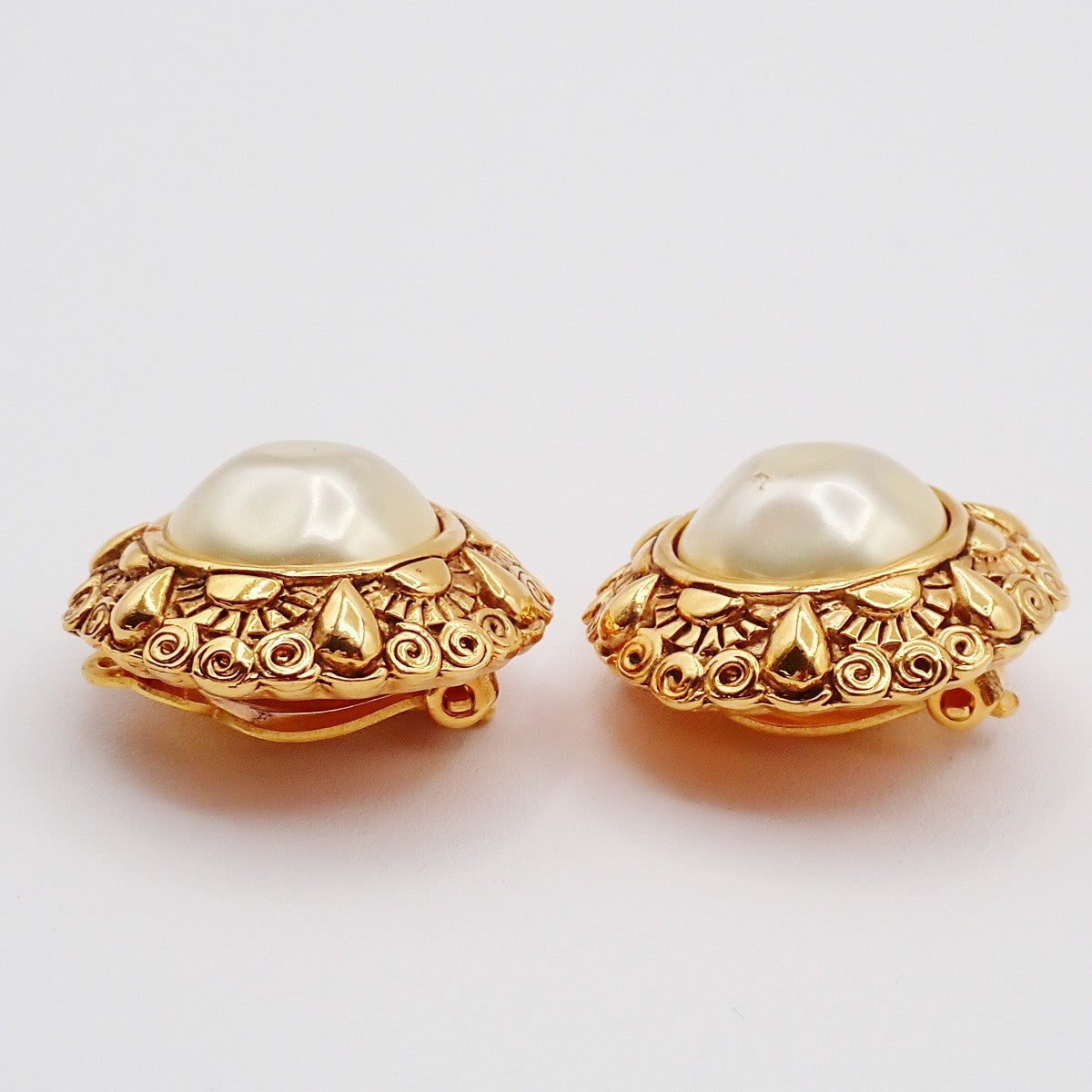 Chanel Vintage Round Clip-On Earrings Metal with Faux Pearl