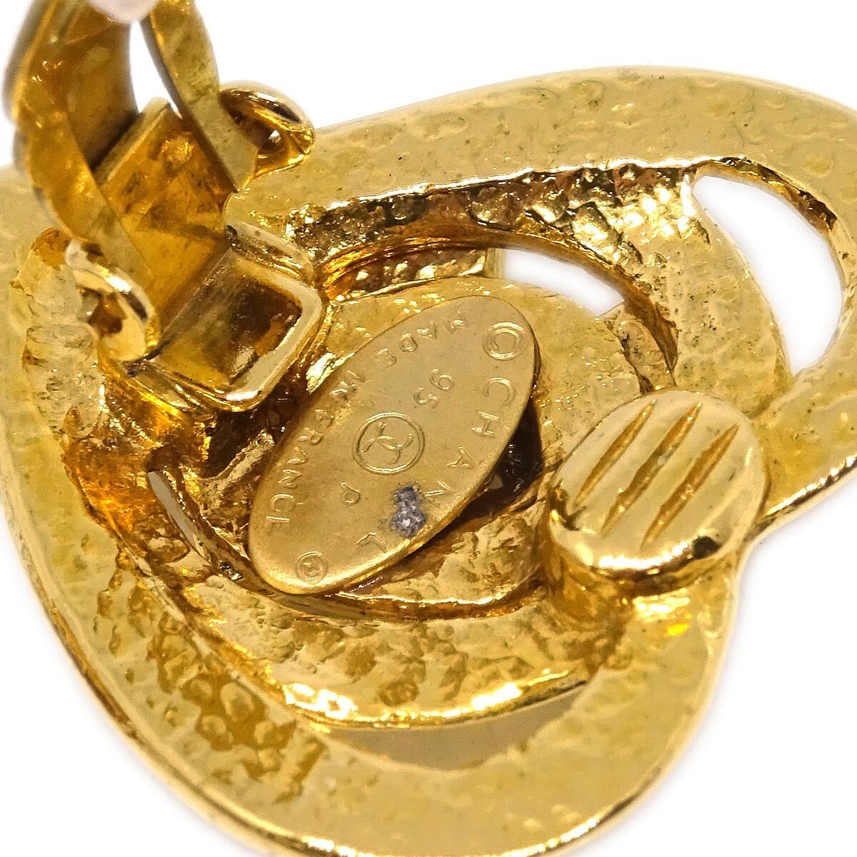 Chanel CC Heart Pendant Metal