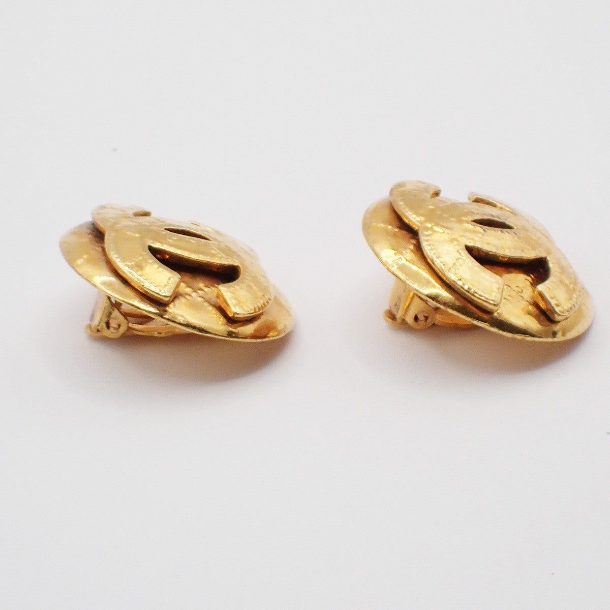 Chanel Vintage Round CC Clip-On Earrings Metal
