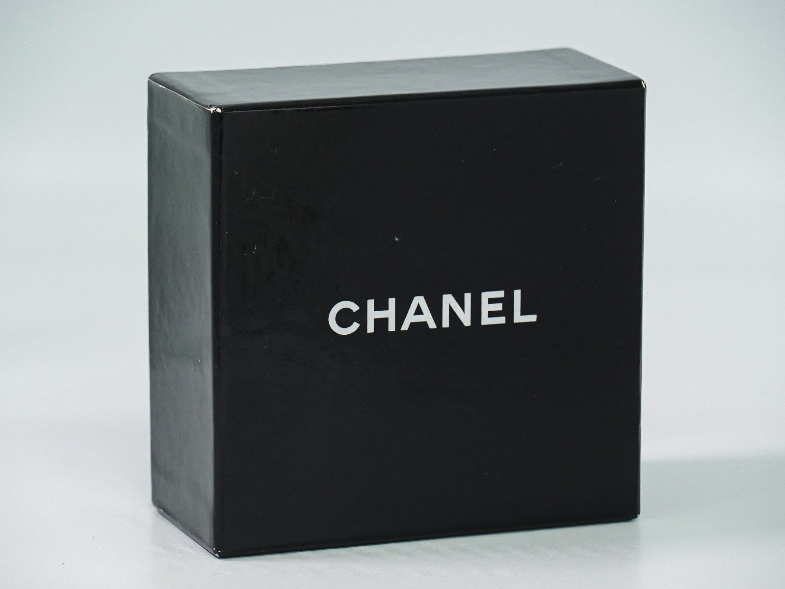 Chanel CC Camellia Brooch Plastic with Faux Pearl