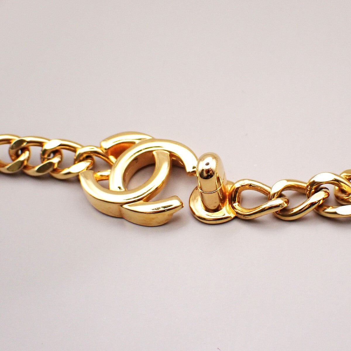 Chanel Vintage Turnlock Reissue Chain Necklace Metal