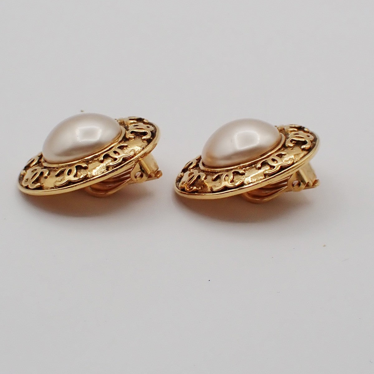 Chanel Vintage Round Clip-On Earrings Metal with Faux Pearl