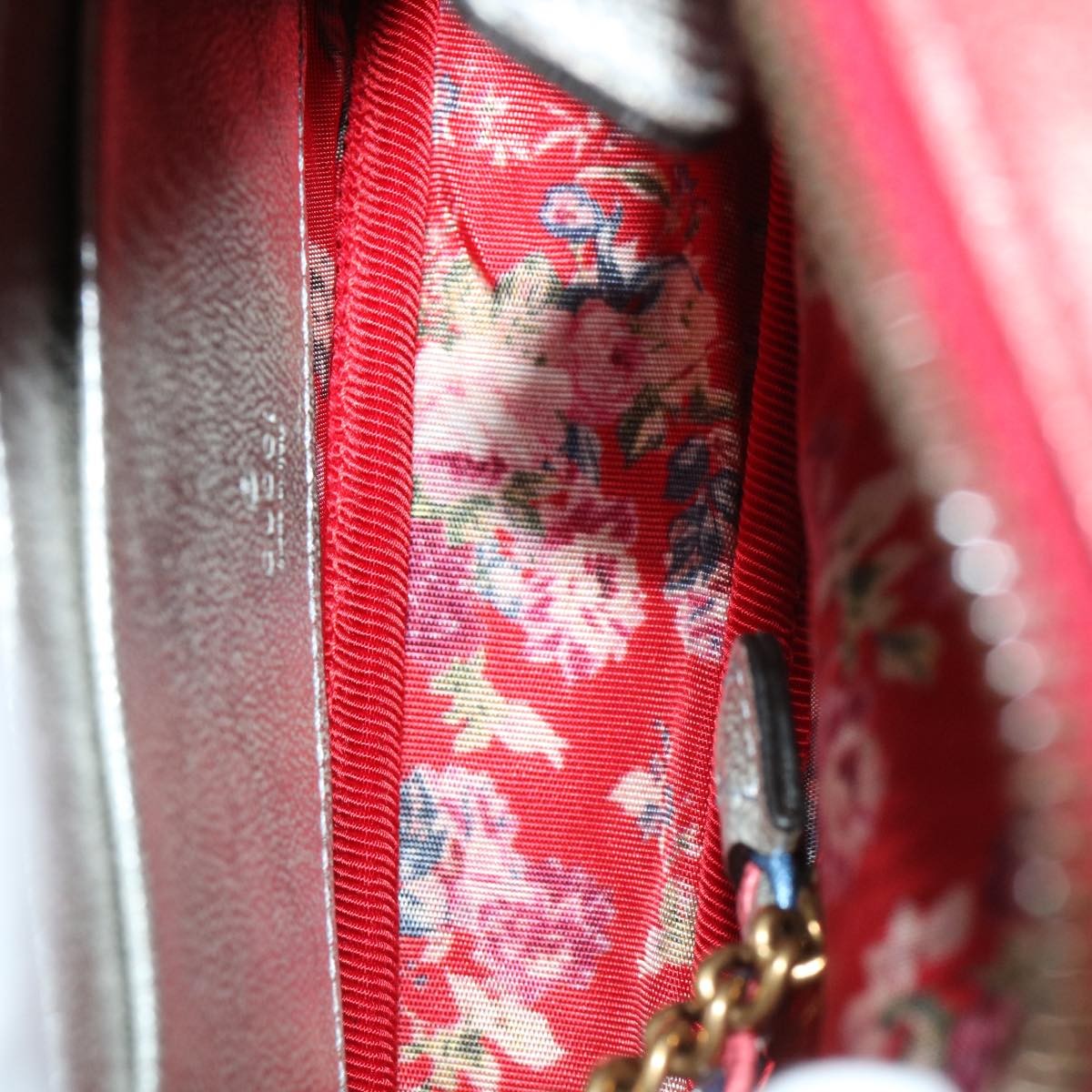 Gucci Trapuntata Camera Shoulder Bag Quilted Laminated Leather