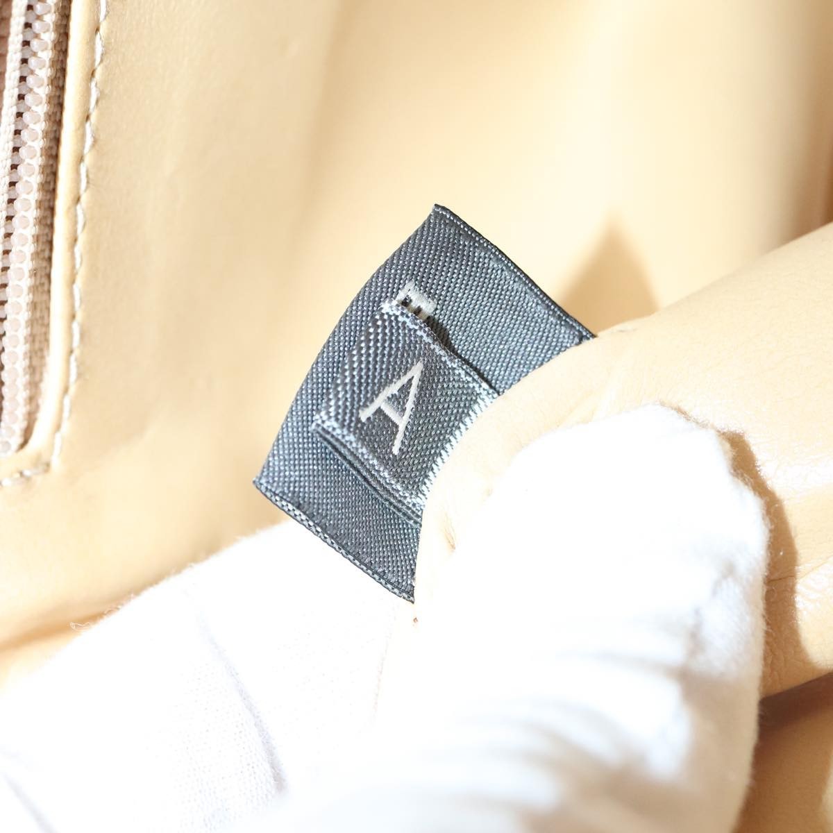 Bally Vintage Shoulder Bag Leather