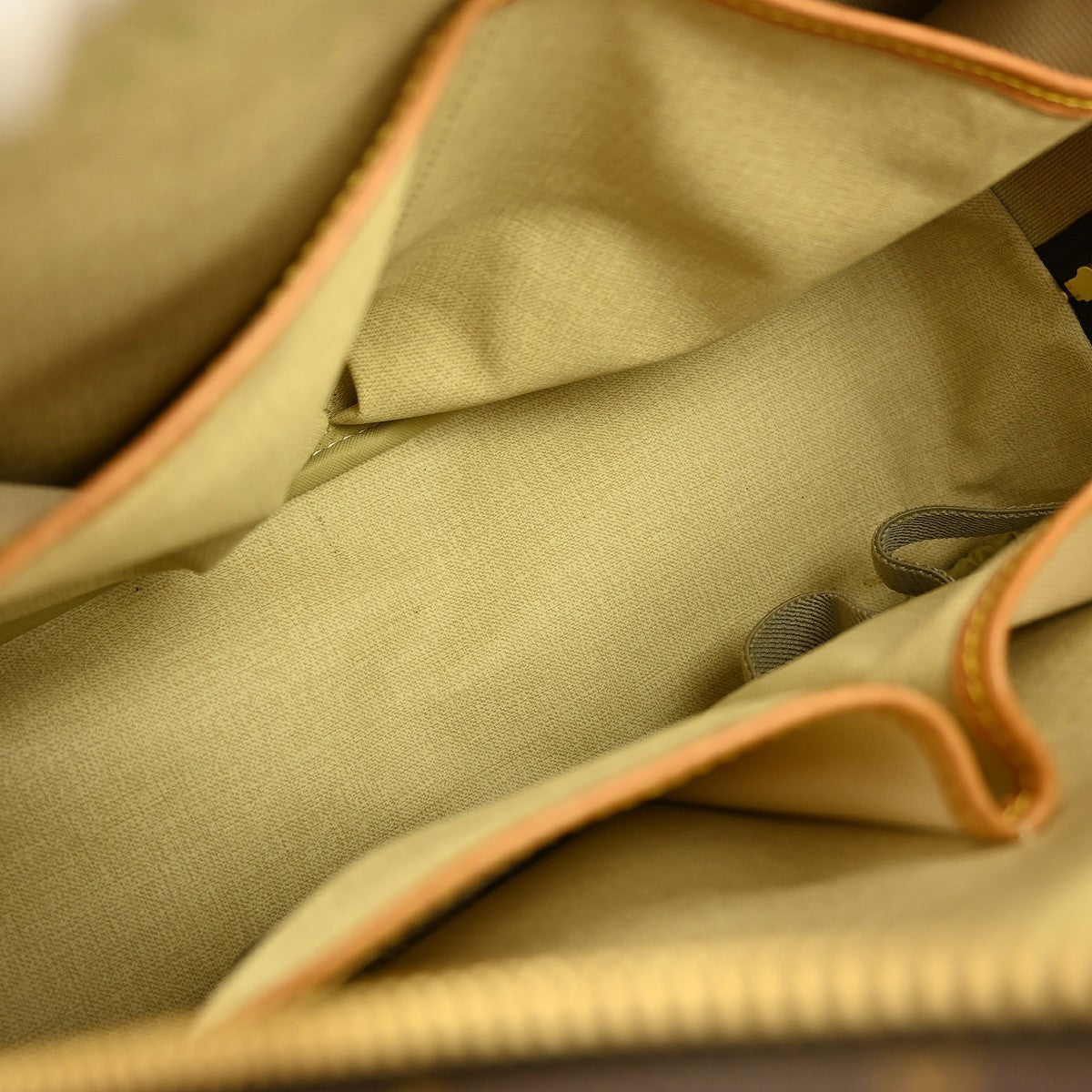 Louis Vuitton Deauville Handbag Monogram Canvas