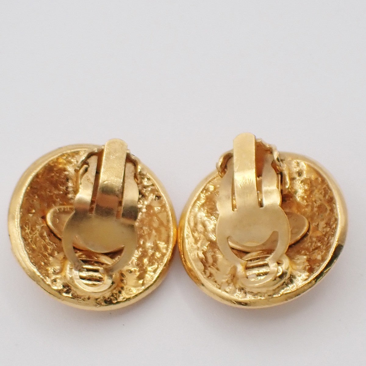 Chanel Vintage Round CC Clip-On Earrings Metal