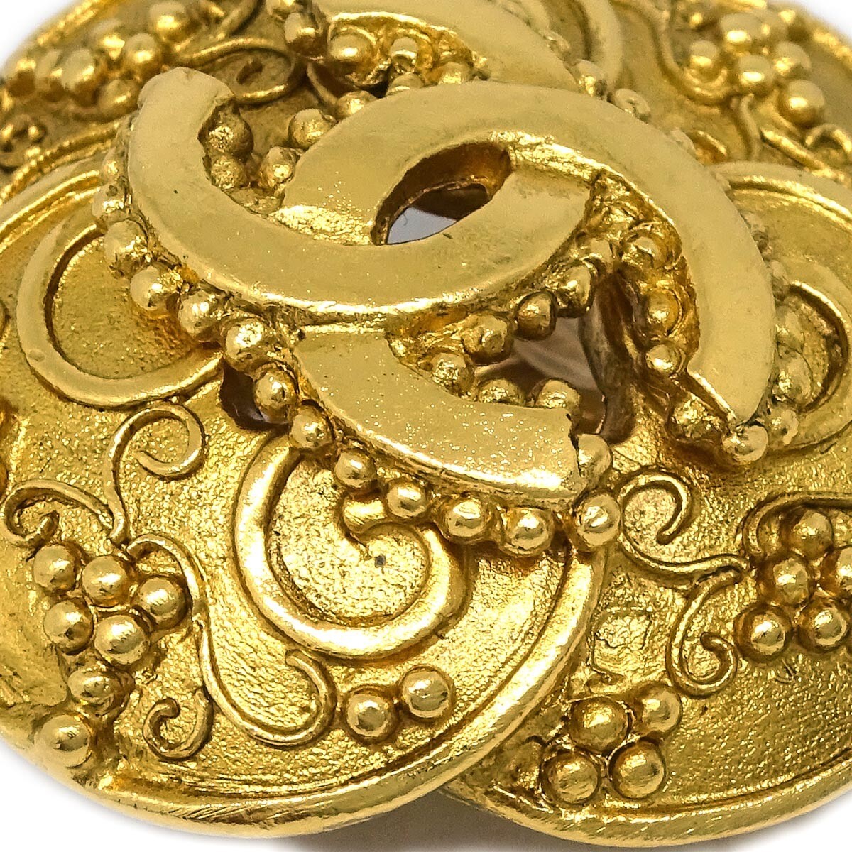 Chanel Clover Round Clip-On Earrings Metal